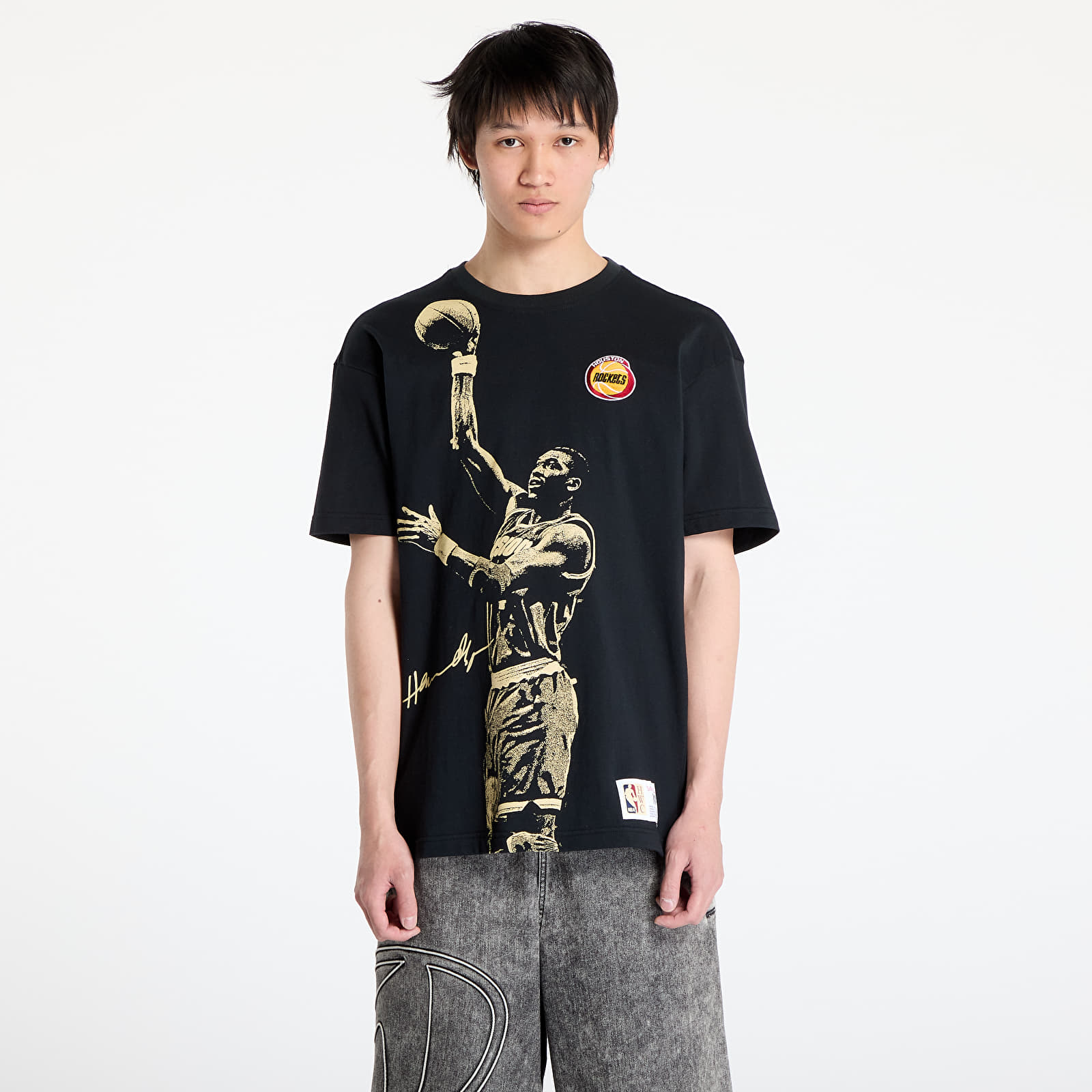 Meeste T-särgid Mitchell & Ness NBA Vintage Logo Rockets Hakeem Olajuwon Blockbuster Shortsleeve Player Tee Black