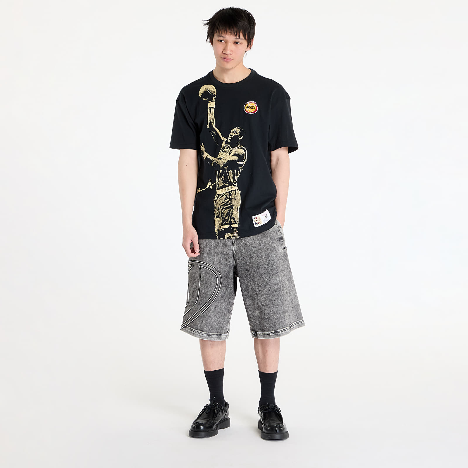 Meeste T-särgid Mitchell & Ness NBA Vintage Logo Rockets Hakeem Olajuwon Blockbuster Shortsleeve Player Tee Black