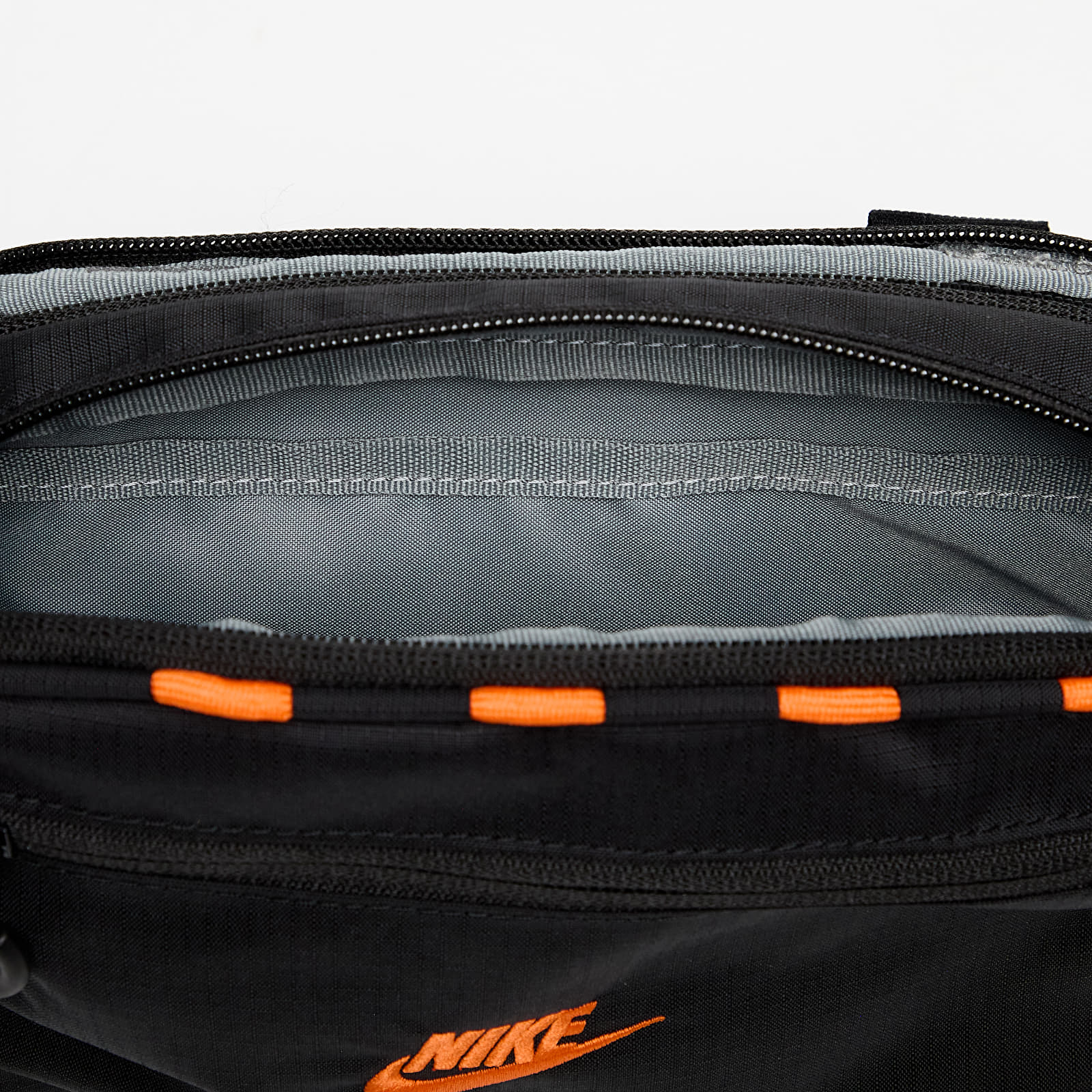 Sacs à bandoulière Nike Hayward Patrol Crossbody Bag (4L) Black/ Black/ Safety Orange