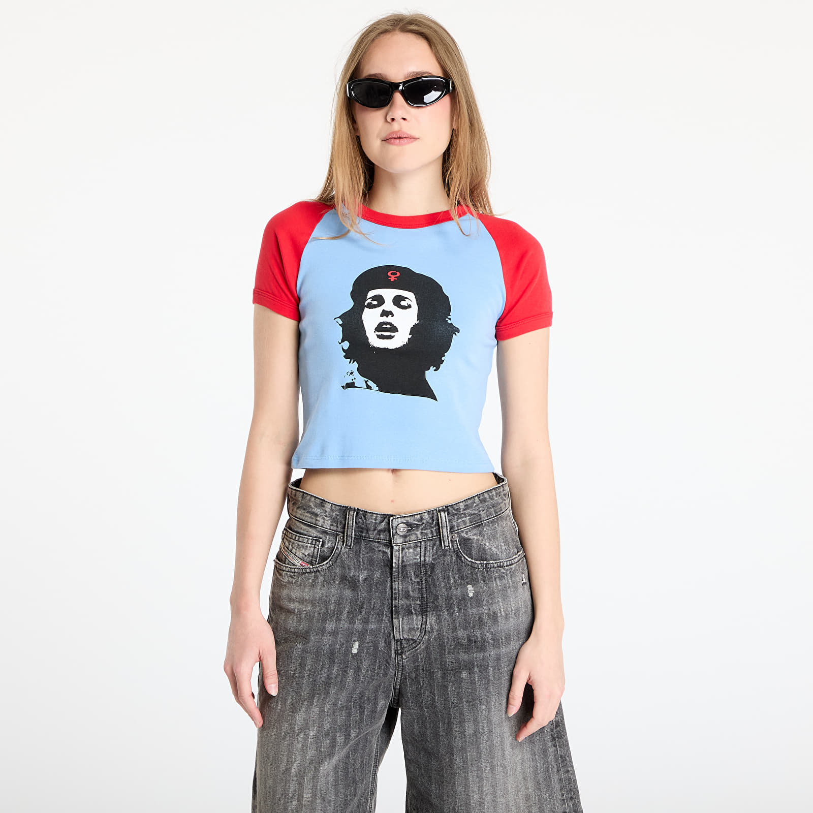 Camisetas de mujer PLEASURES She Raglan Baby Tee Blue/ Red