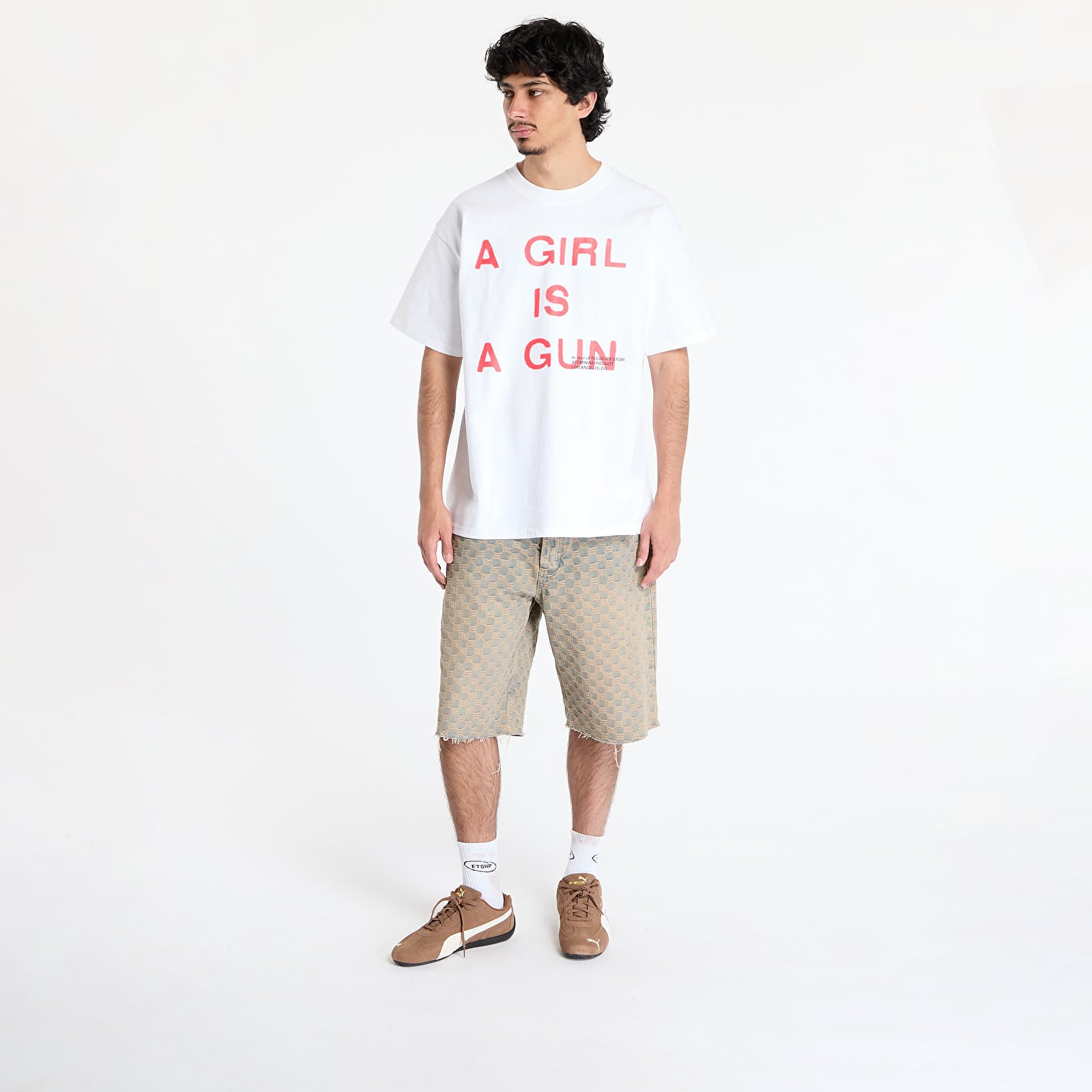 Heren T-shirts PLEASURES Girl Is A Gun T-Shirt White