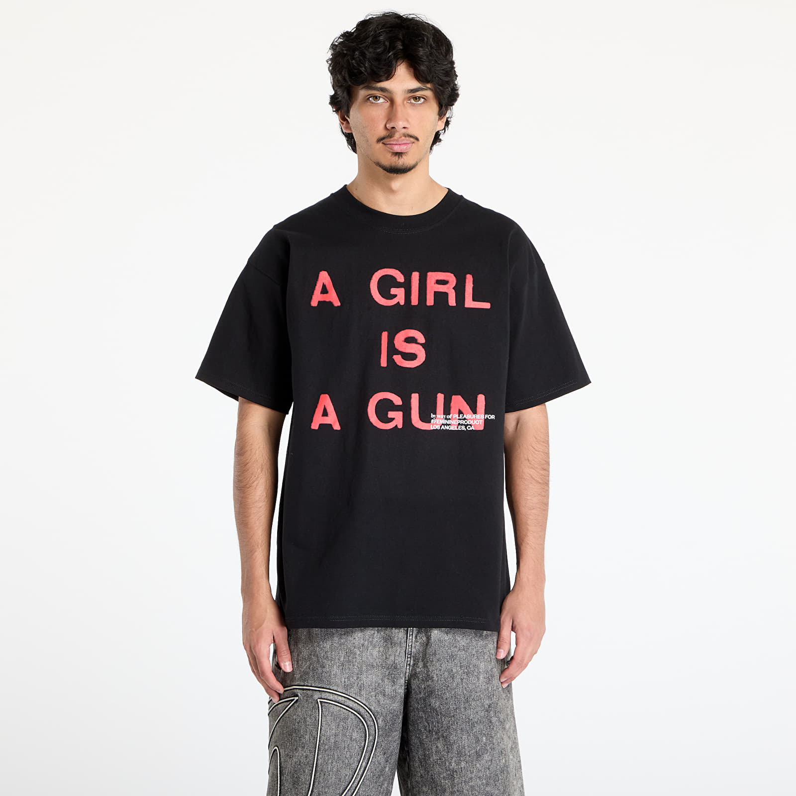 Vyriški marškinėliai PLEASURES Girl Is A Gun T-Shirt Black