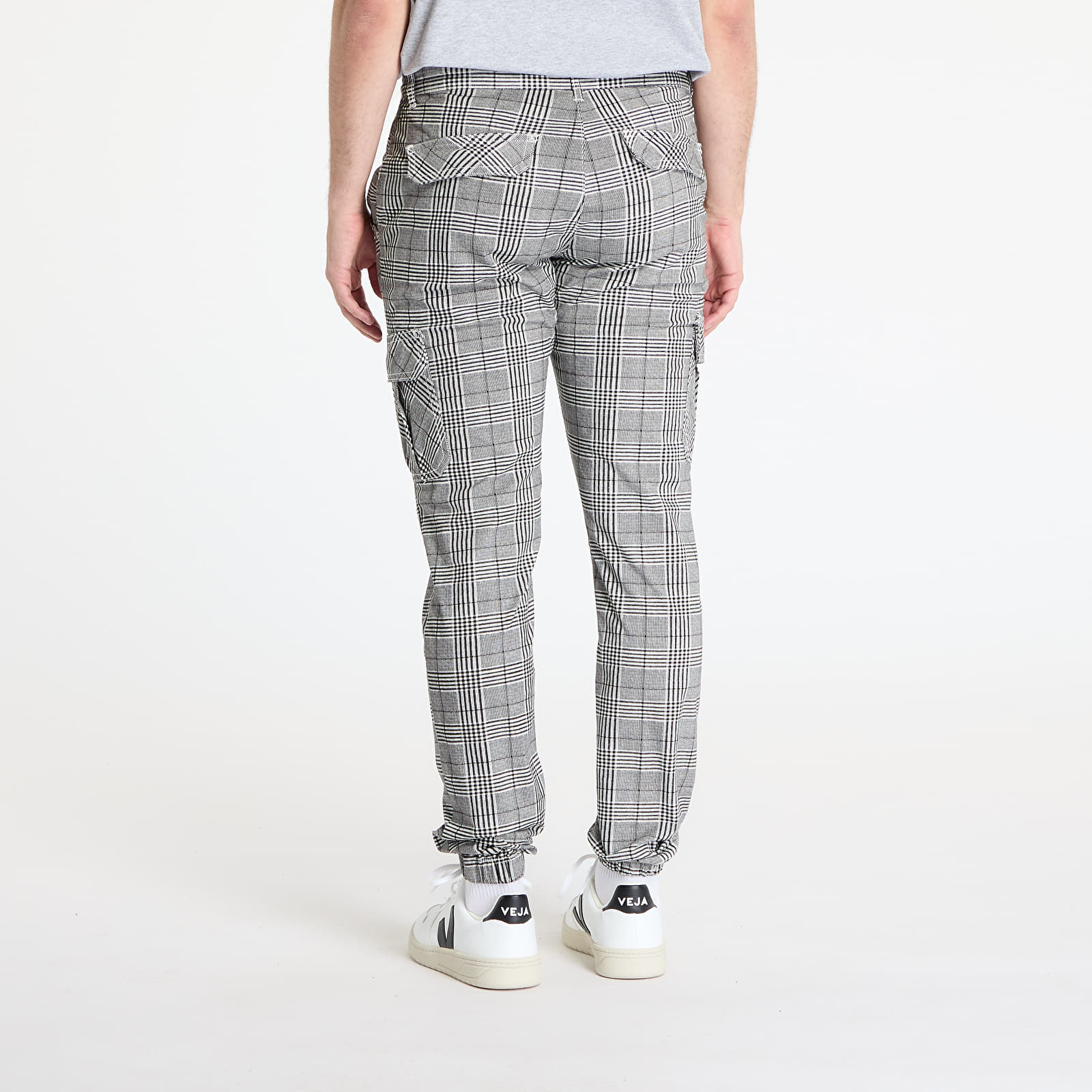 Cargo hlače Urban Classics AOP Glencheck Cargo Jog Pants Grey