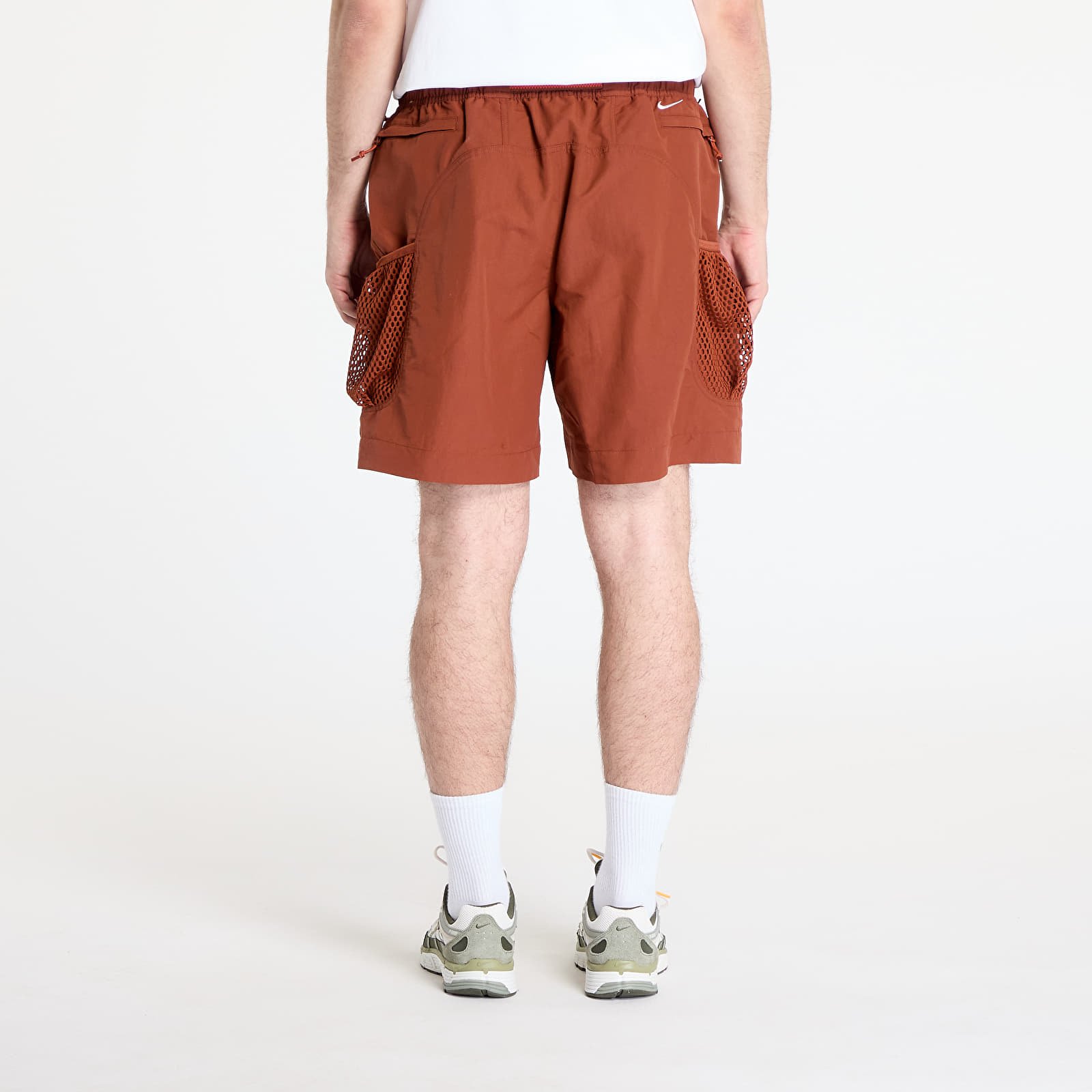 Meeste lühikesed püksid Nike ACG "Snowgrass" Men's Cargo Shorts Cinnamon/ Picante Red/ Summit White