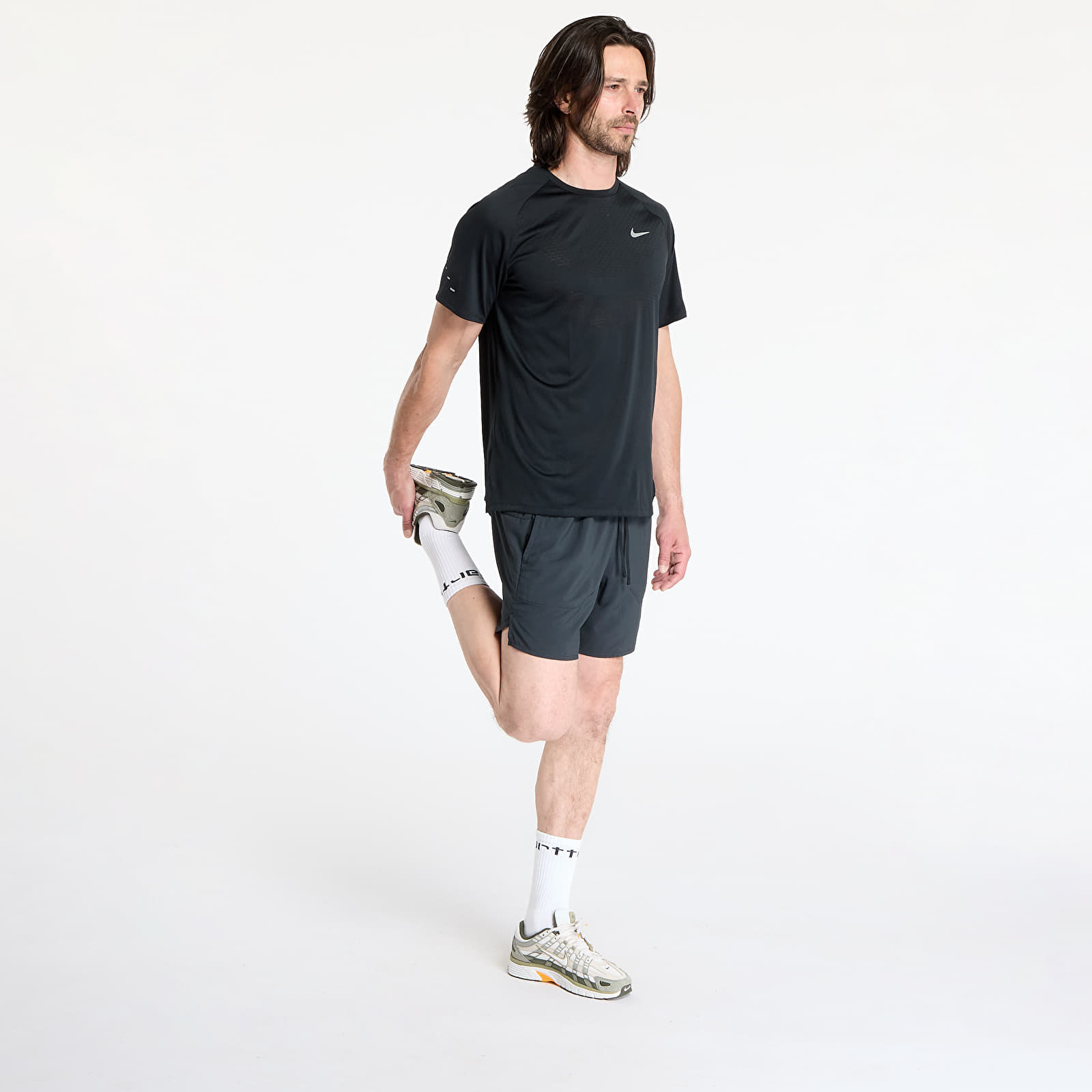 Ανδρικά μπλουζάκια Nike Stride Men's Dri-FIT ADV Short-Sleeve Running Top Black/ Reflective Silv