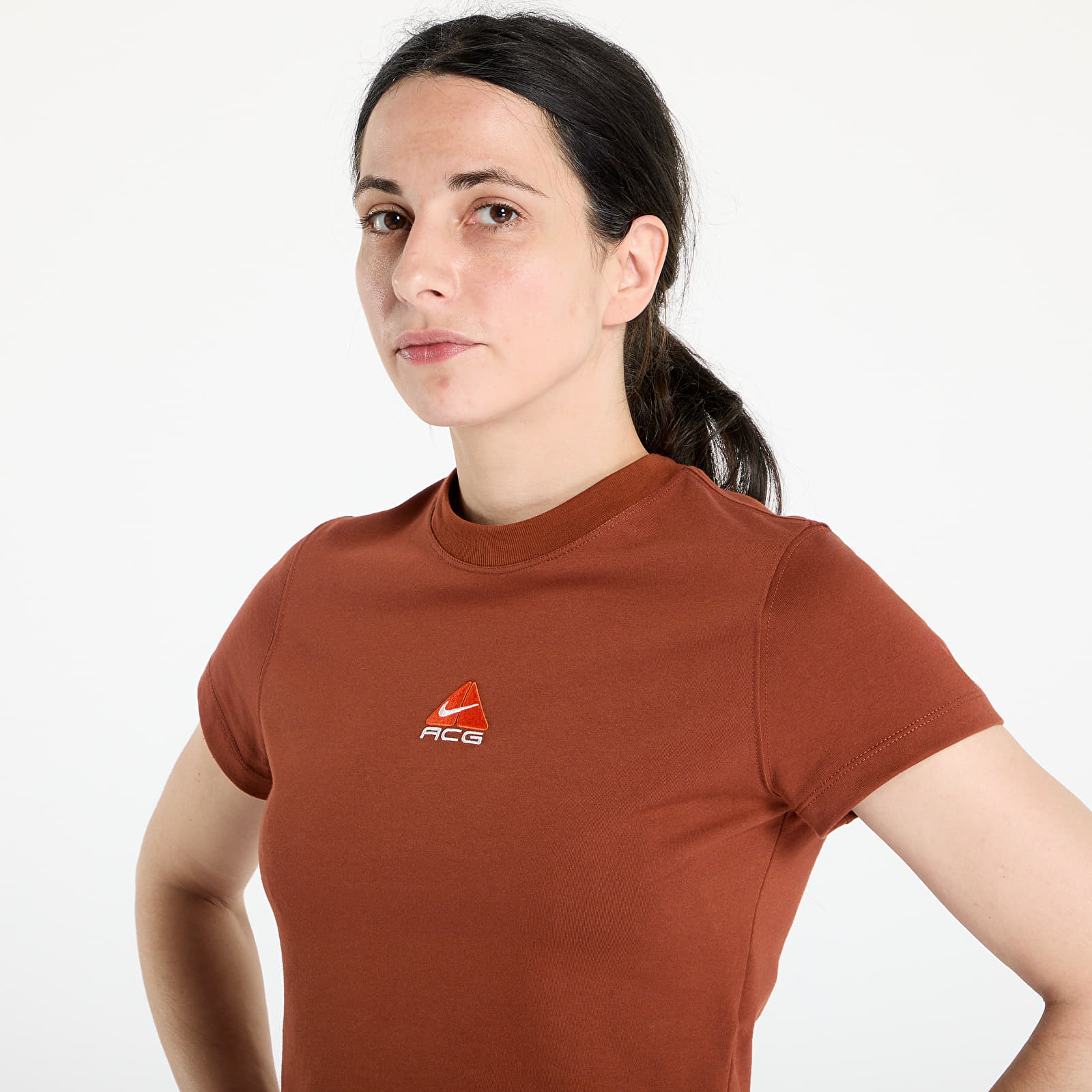 Camisetas de mujer Nike ACG Women's Dri-FIT T-Shirt Cinnamon/ Picante Red/ Summit White