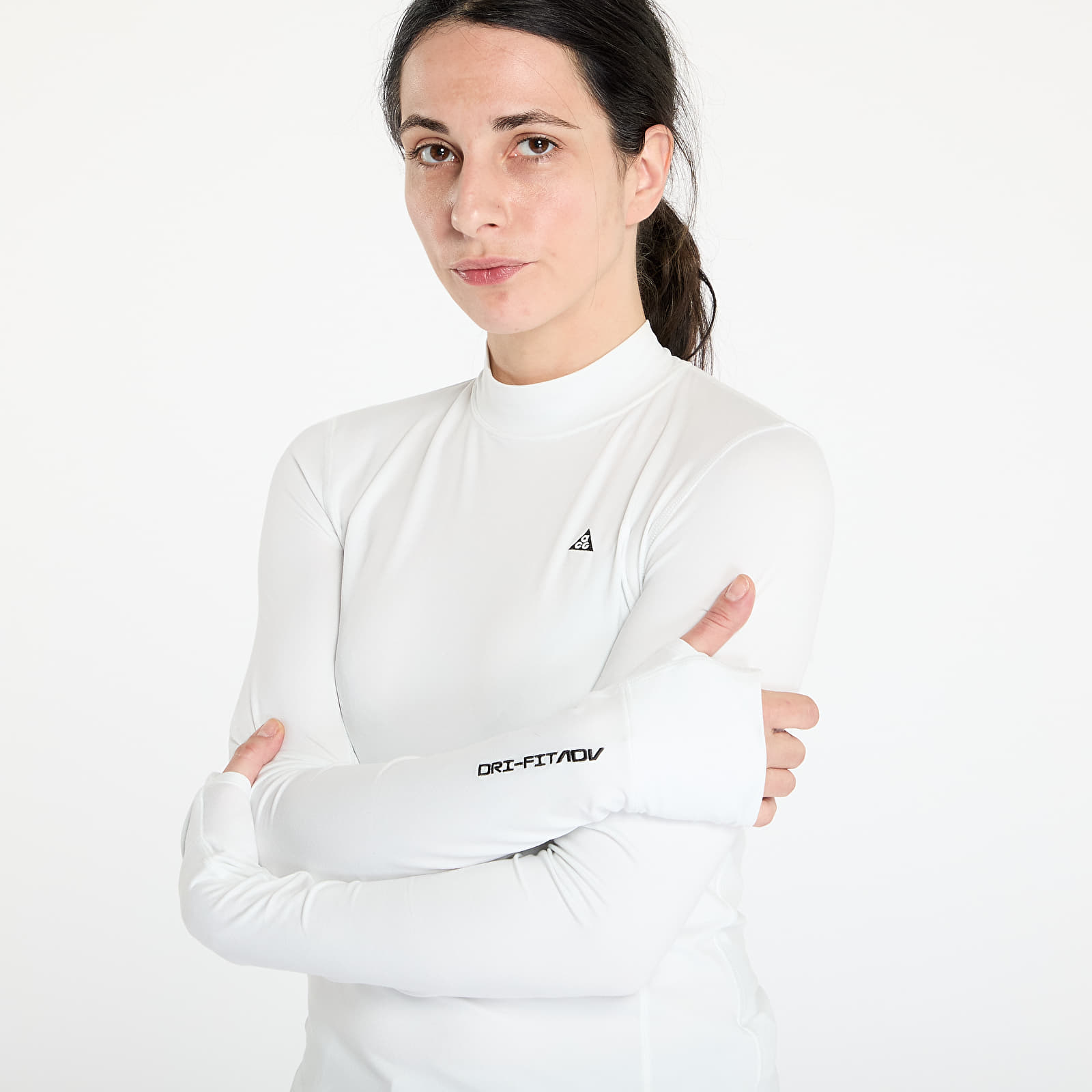 Camisetas de mujer Nike ACG "Goat Rocks" Women's Dri-FIT ADV Long-Sleeve Top Summit White/ Black