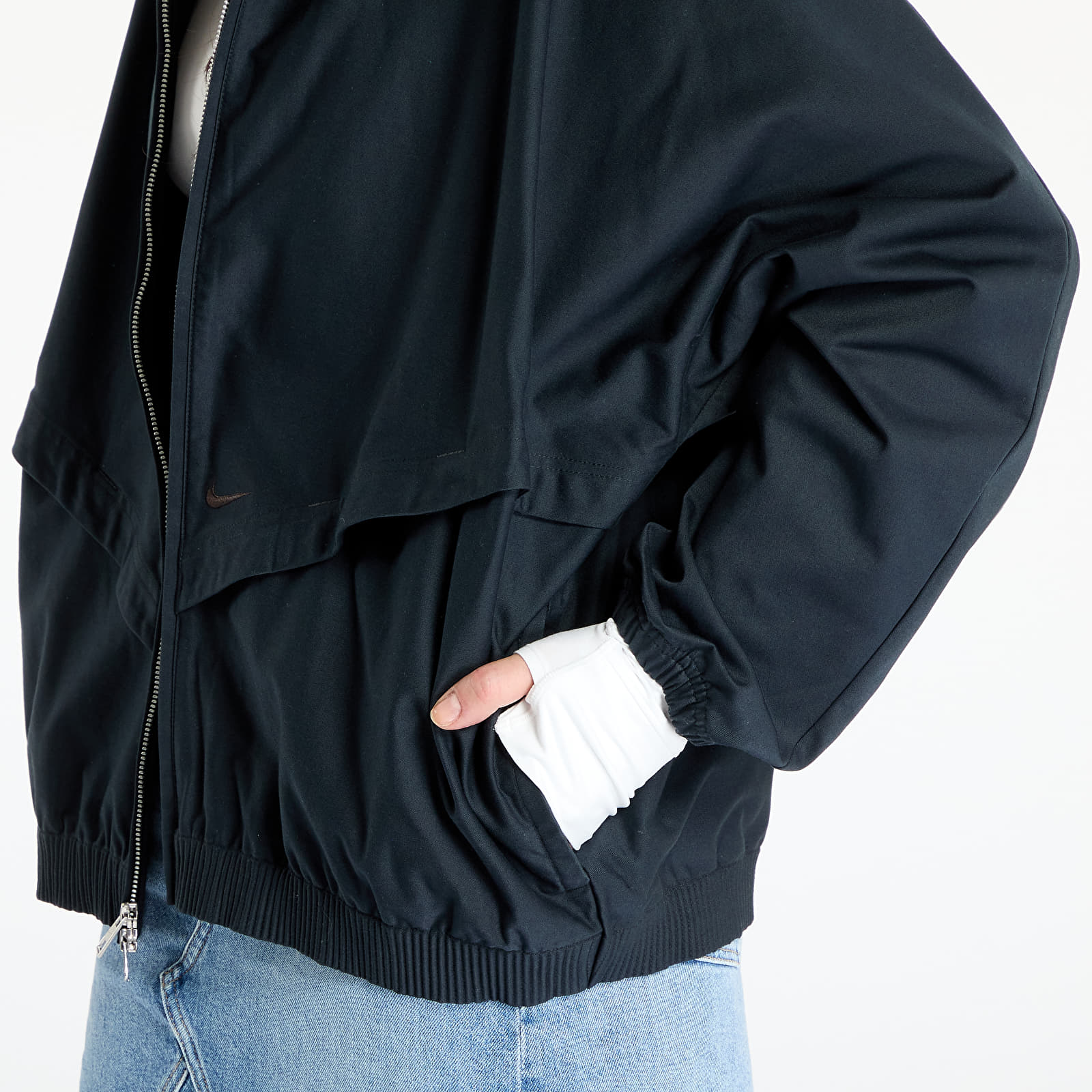 Chaquetas de mujer Nike Sportswear Collection Women's Oversized Windrunner Twill Jacket Black/ Black/ Velvet Brown