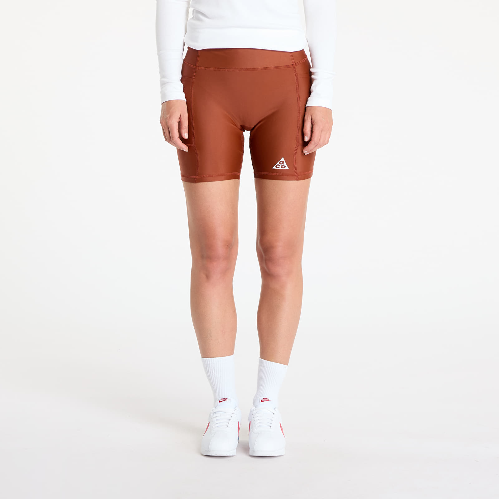 Pantalones cortos de mujer Nike ACG "Tree Frog" Women's Dri-FIT ADV Mid-Rise 6" Shorts Cinnamon/ Picante Red/ Summit White