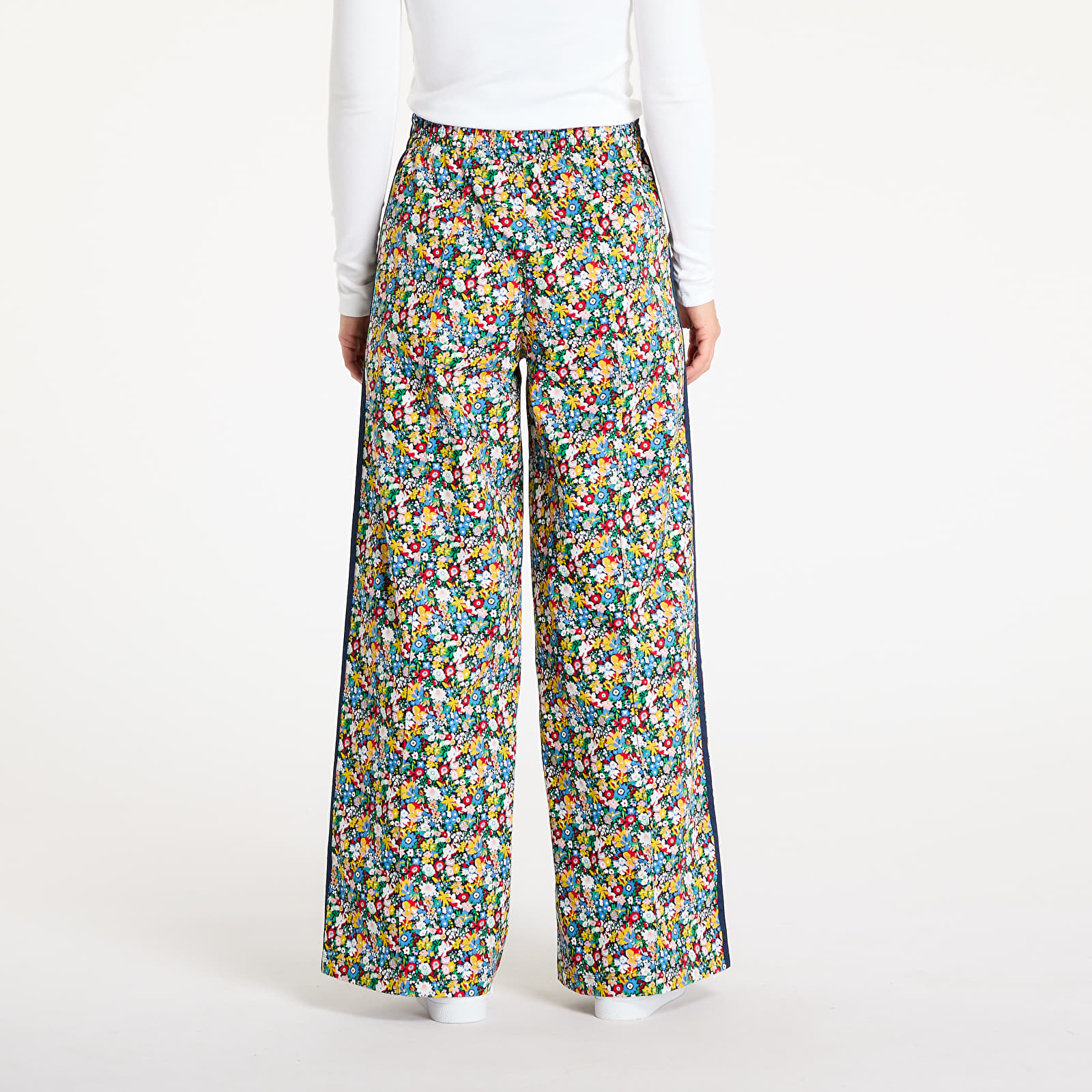 Hlače adidas Originals X Liberty London Wide Leg Trackpants Multicolor/ Night Indigo