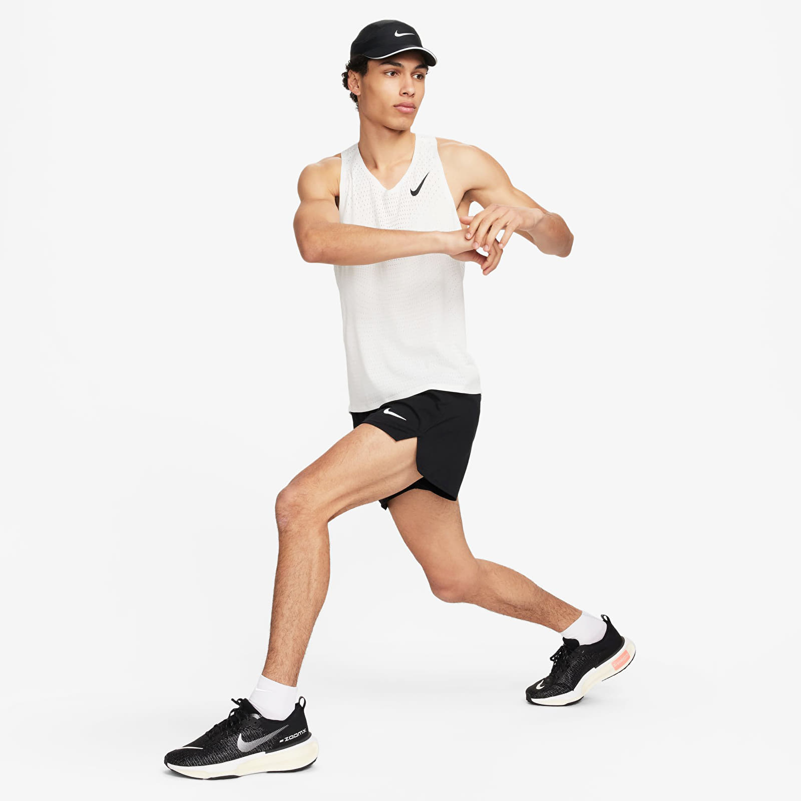 Camisetas de tirantes para hombre Nike AeroSwift Men's Dri-FIT ADV Running Singlet Summit White/ Black