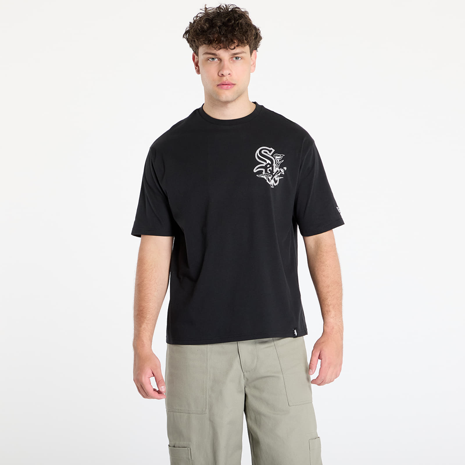 T-shirt New Era Chicago White Sox Floral Graphic Oversized Tee UNISEX Black S
