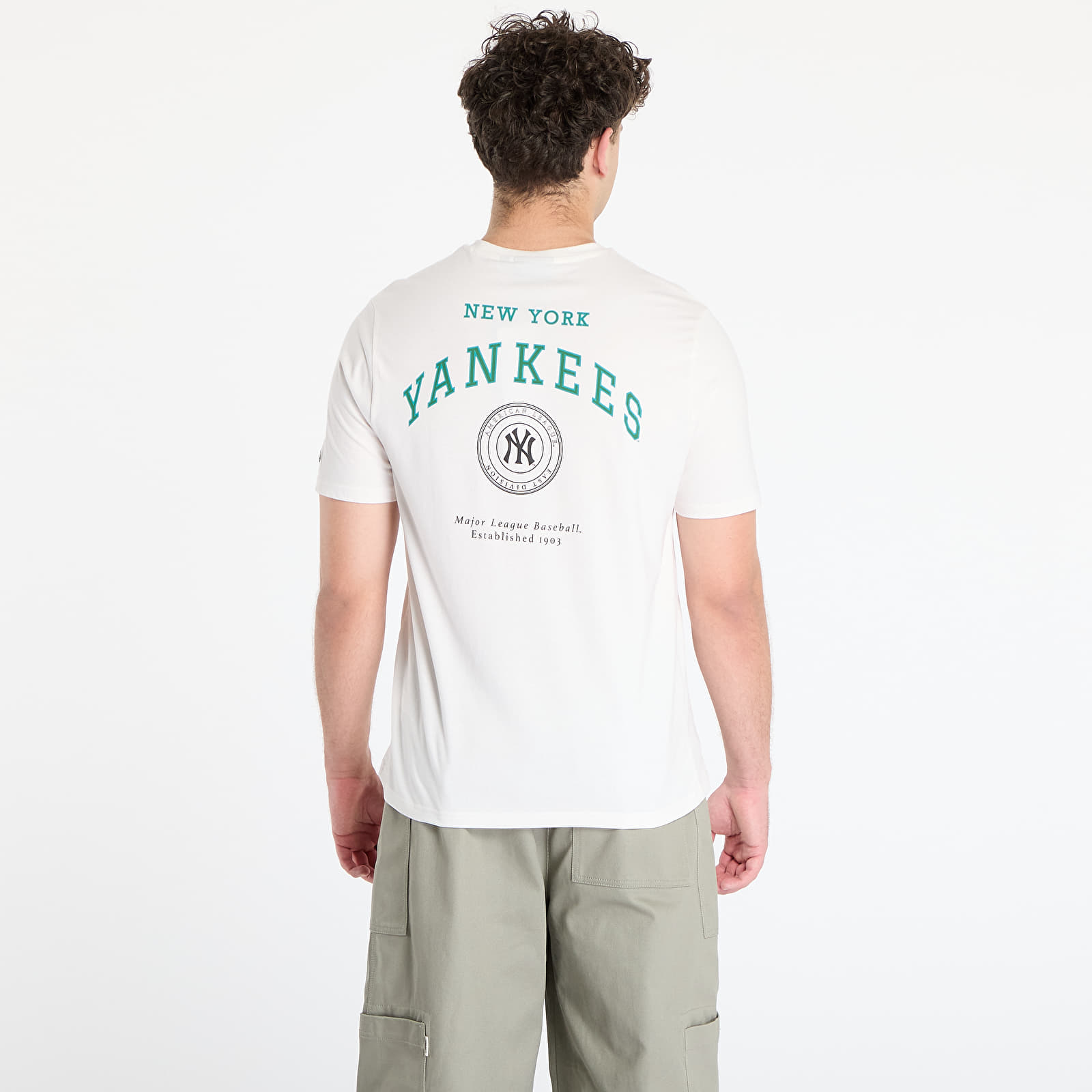 Camisetas hombre New Era New York Yankees Arch Graphic Regular Tee UNISEX Off White