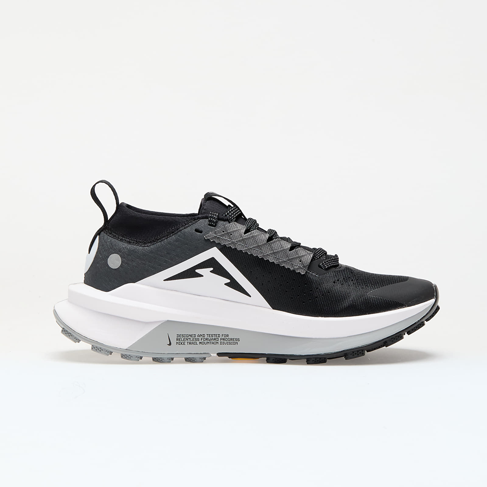 Naiste tossud ja kingad Nike W Zoomx Zegama Trail 2 Black/ White-Wolf Grey-Anthracite