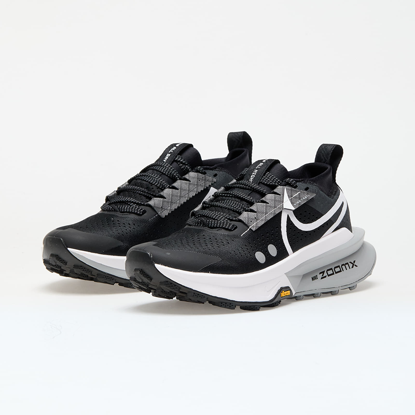 Naiste tossud ja kingad Nike W Zoomx Zegama Trail 2 Black/ White-Wolf Grey-Anthracite