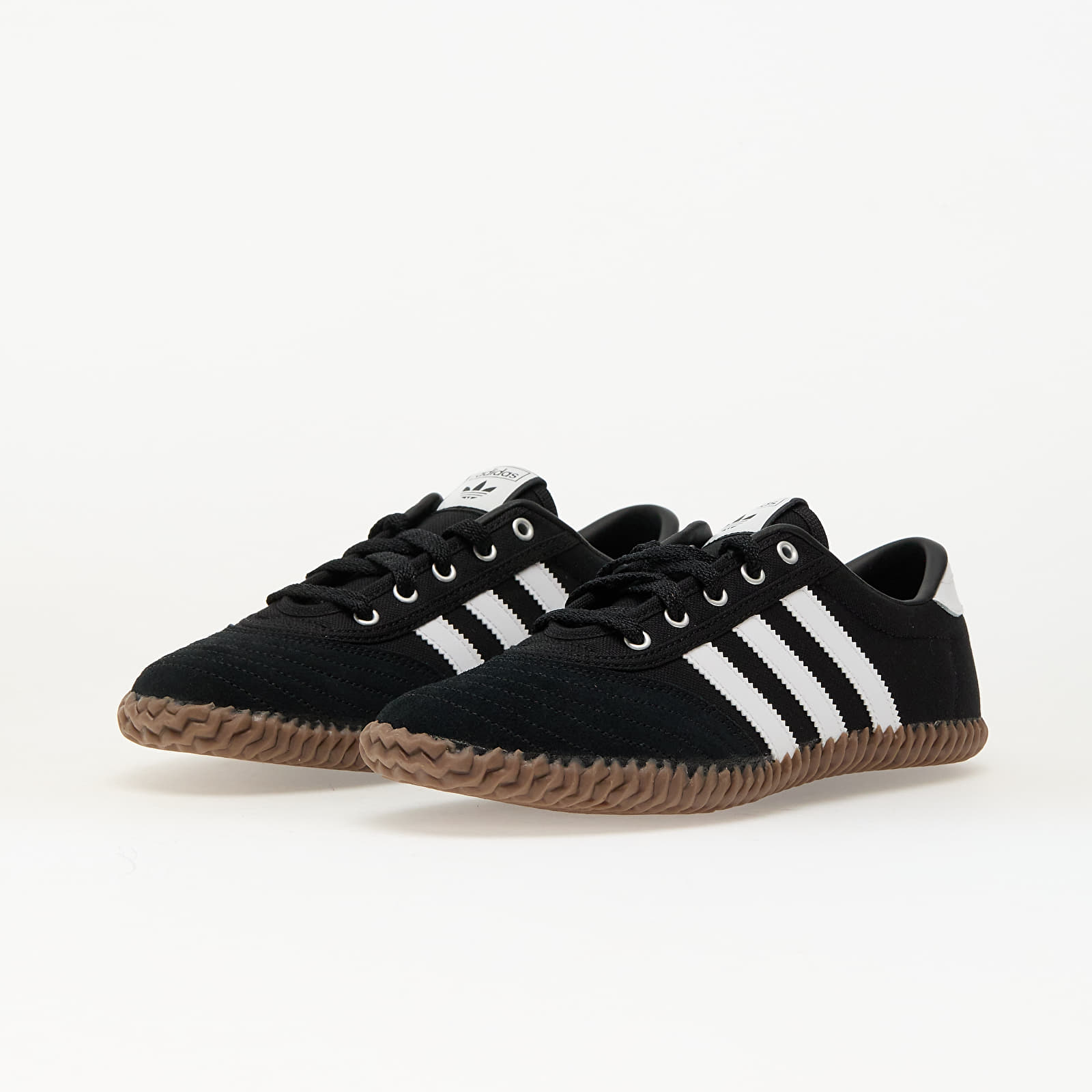 Sneakers und Schuhe für Frauen adidas Volley Plimsole Core Black/ Ftwr White/ Gum5