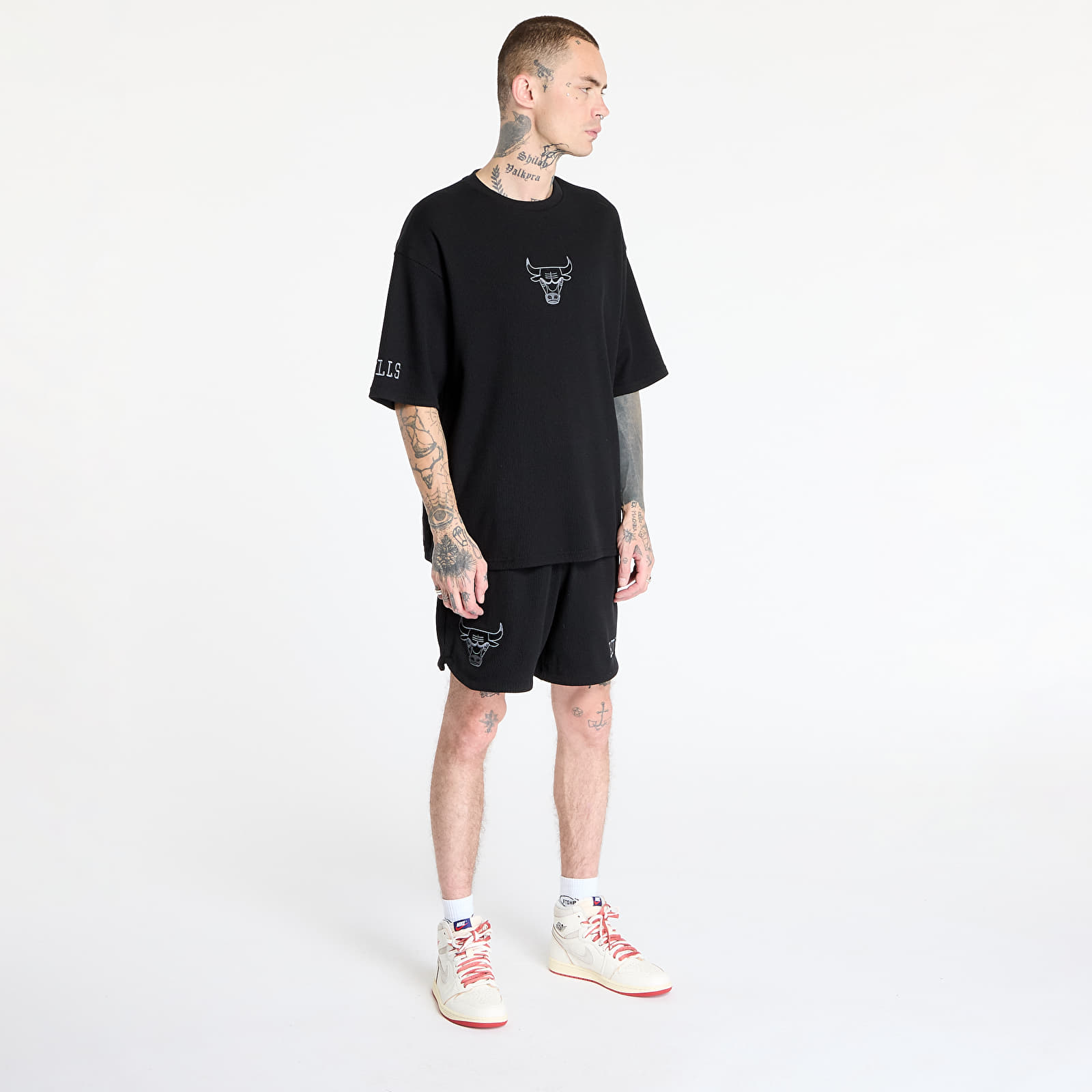 Camisetas hombre New Era Chicago Bulls Waffle Oversized Tee UNISEX Black