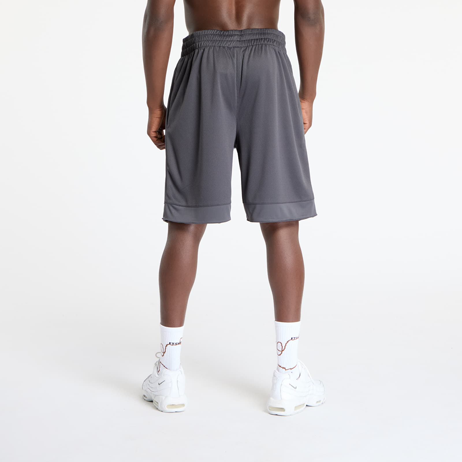 Korte broeken New Era Chicago Bulls NBA Tonal Mesh Short Graphite/ Dark Graphite