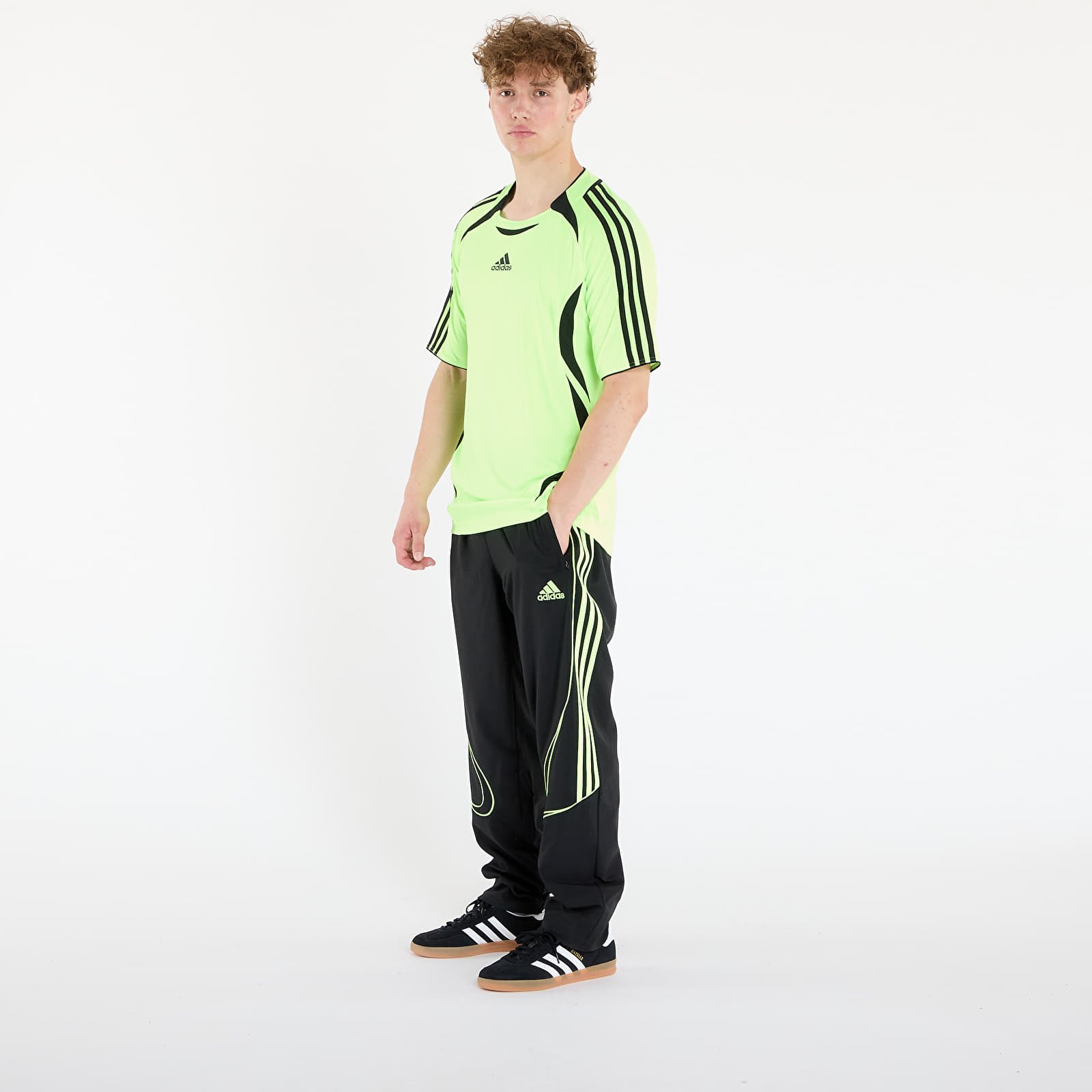 T-shirts för män adidas Teamgeist Adicolor T-Shirt Signal Green/ Black
