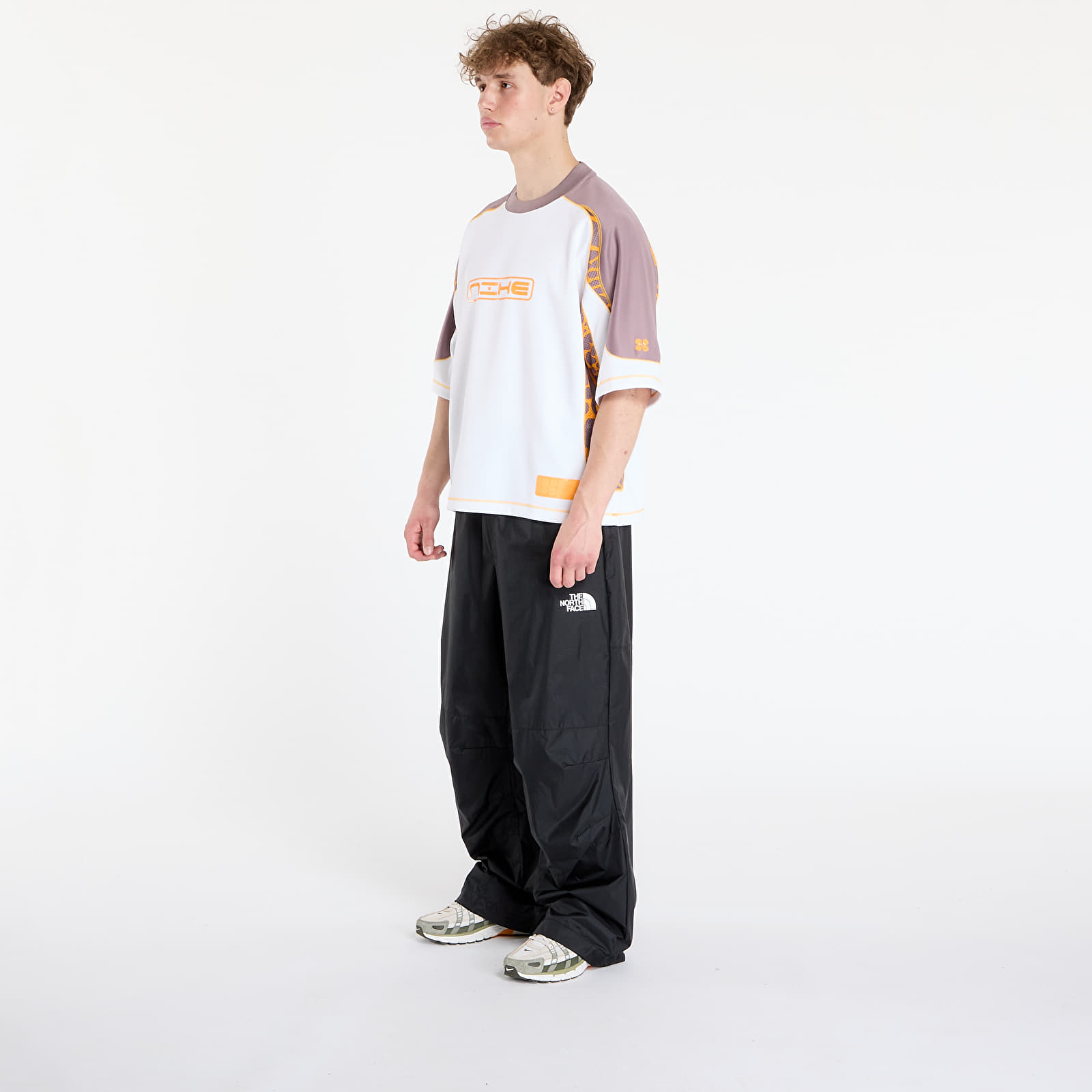 Чоловічі футболки Nike Project F.R.O.G. Men's Short Sleeved Top White/ Taupe Grey/ Sundial/ Sundial