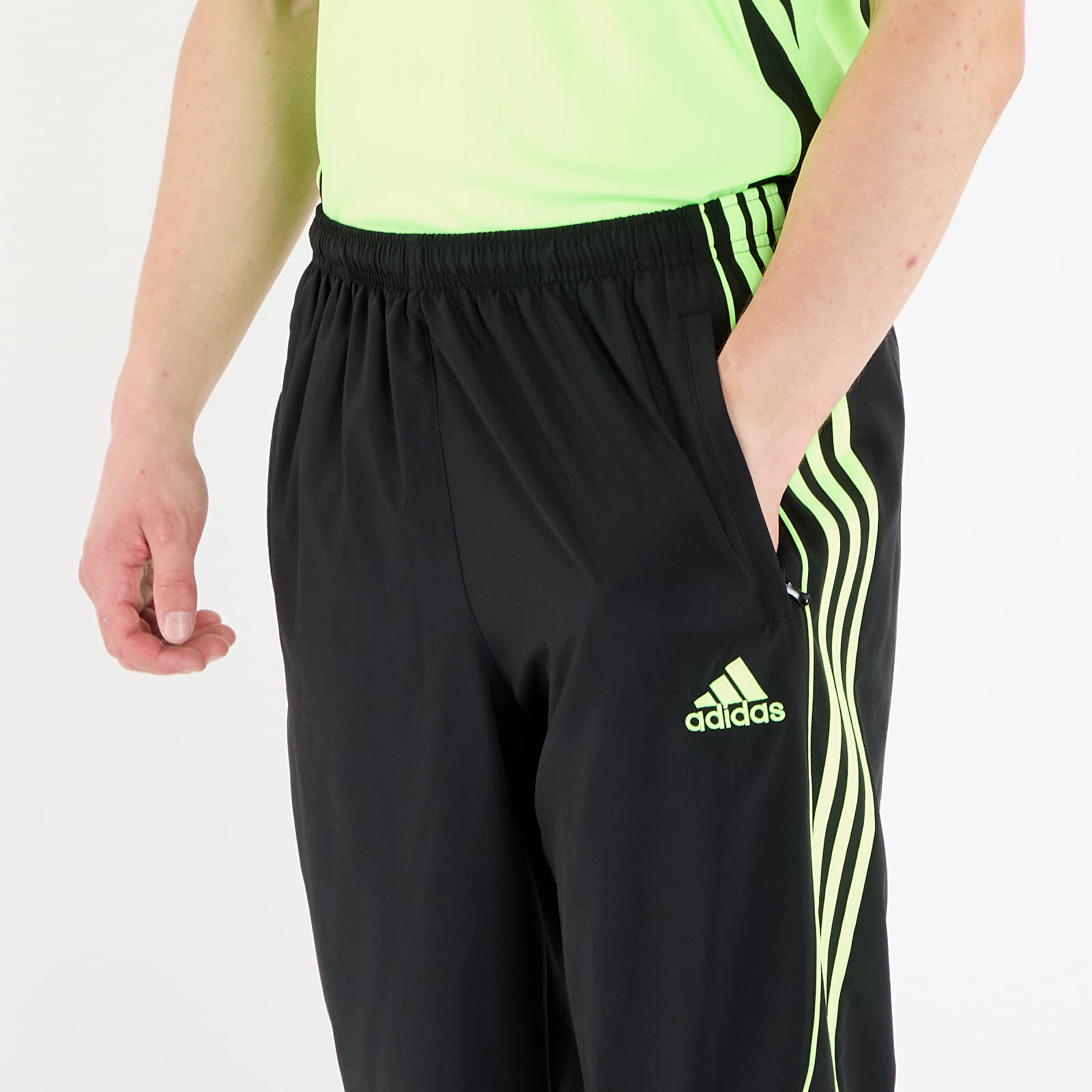 Bukser for menn adidas Teamgeist Adicolor Track Tracksuit Bottoms Black/ Signal Green