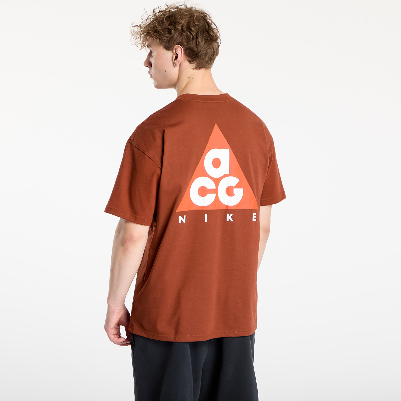 T-Shirts Männer Nike ACG Men's Max90 T-Shirt Cinnamon/ Picante Red