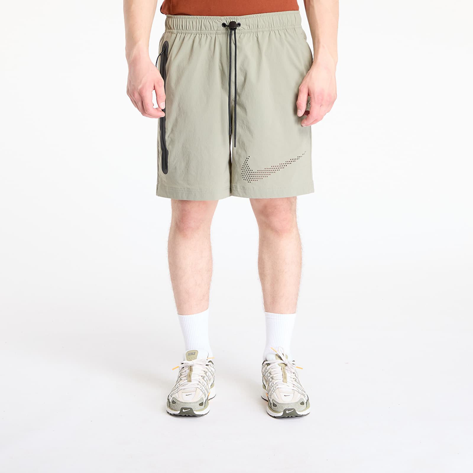 Pantalones cortos para hombre Nike Tech Men's Woven Shorts Light Army/ Black