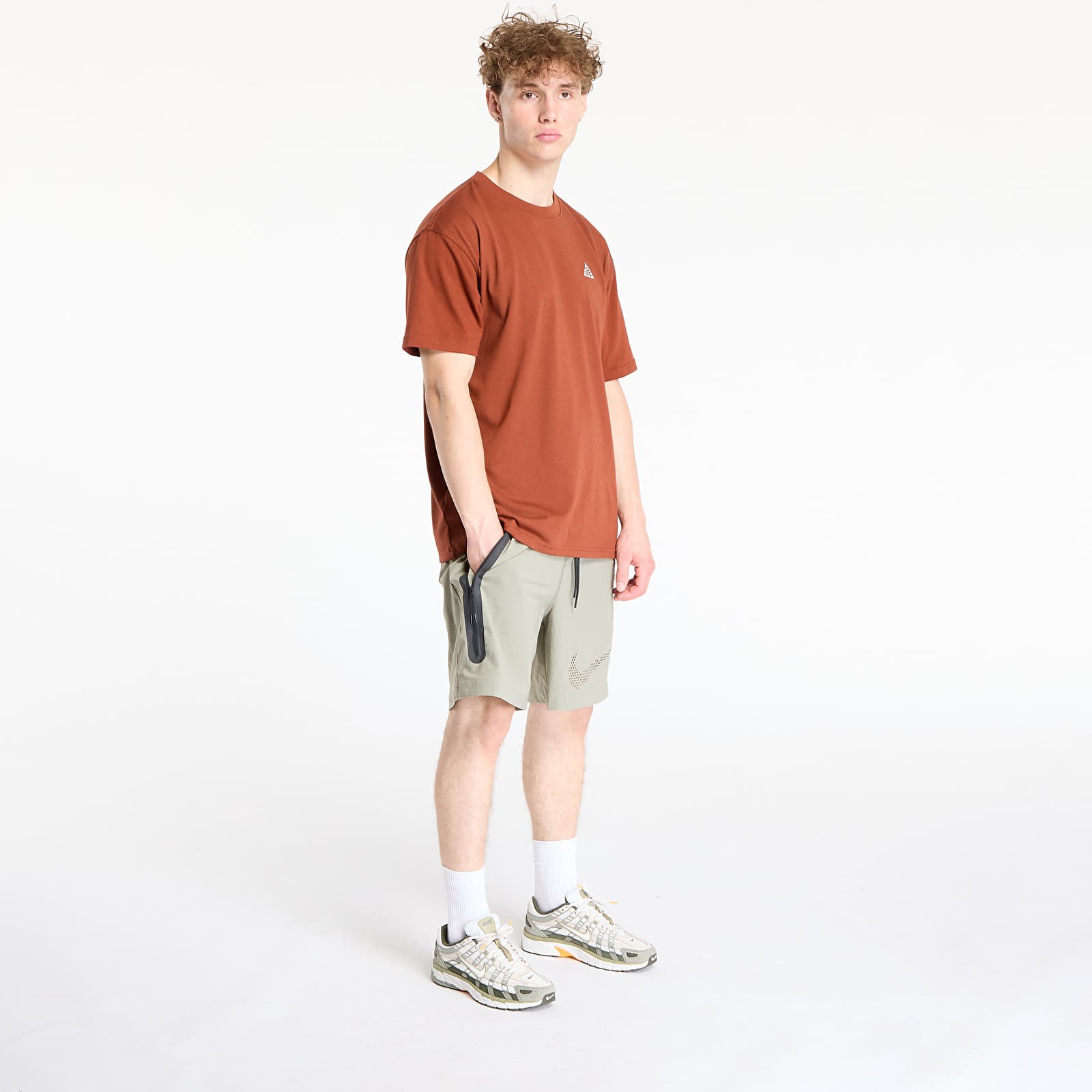 Pantalones cortos para hombre Nike Tech Men's Woven Shorts Light Army/ Black
