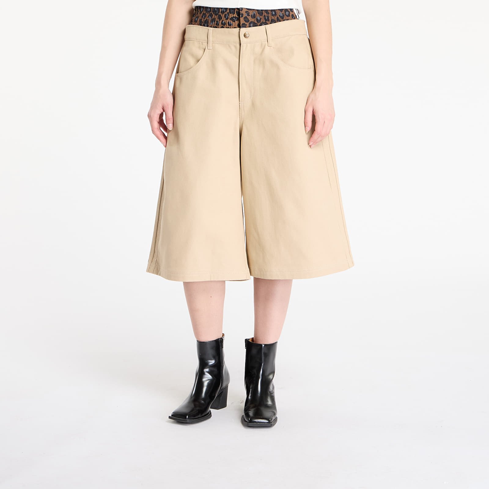 Pantalones cortos de mujer adidas Firebird Utility Jorts Stone Khaki/ Signal Green