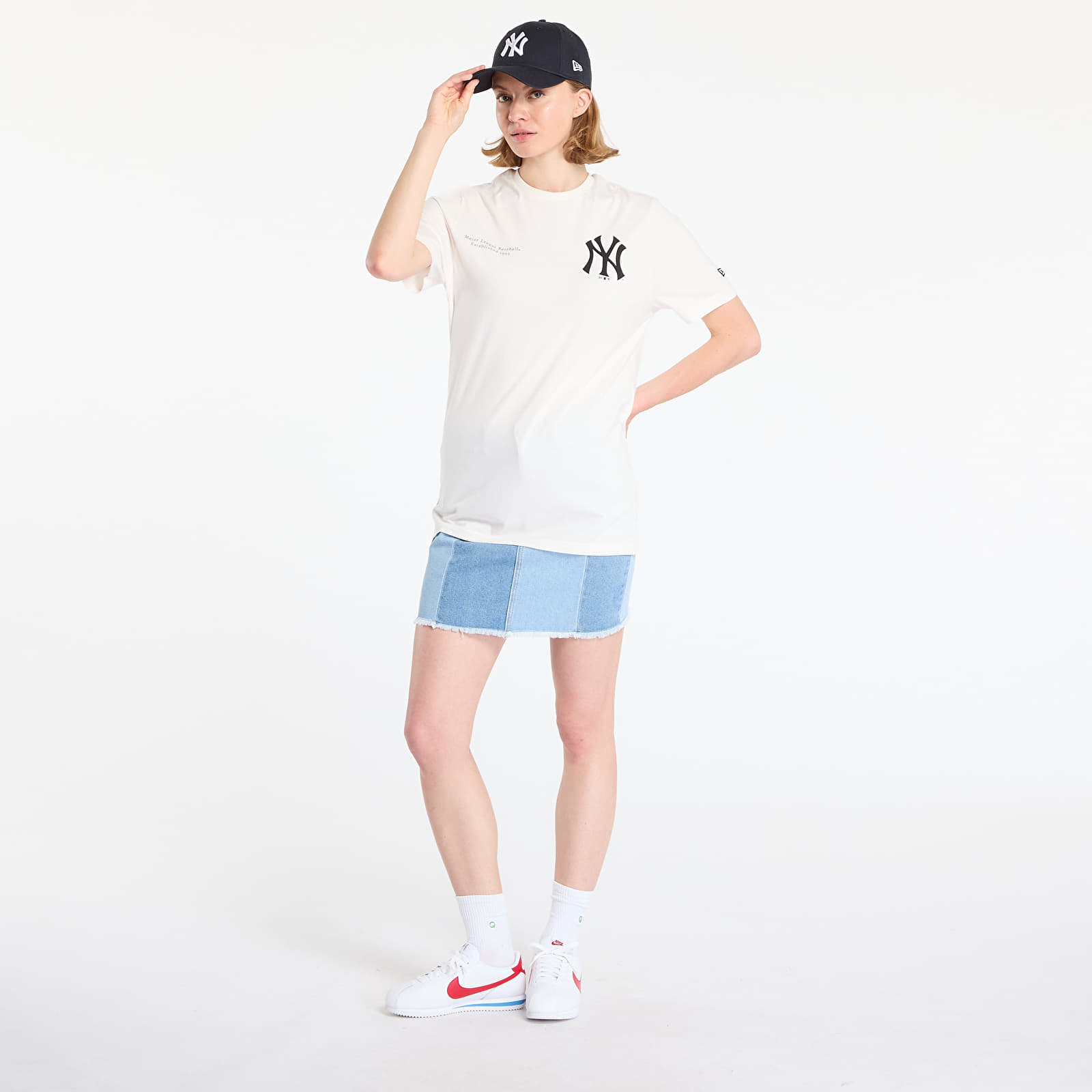 Camisetas hombre New Era New York Yankees Arch Graphic Regular Tee UNISEX Off White