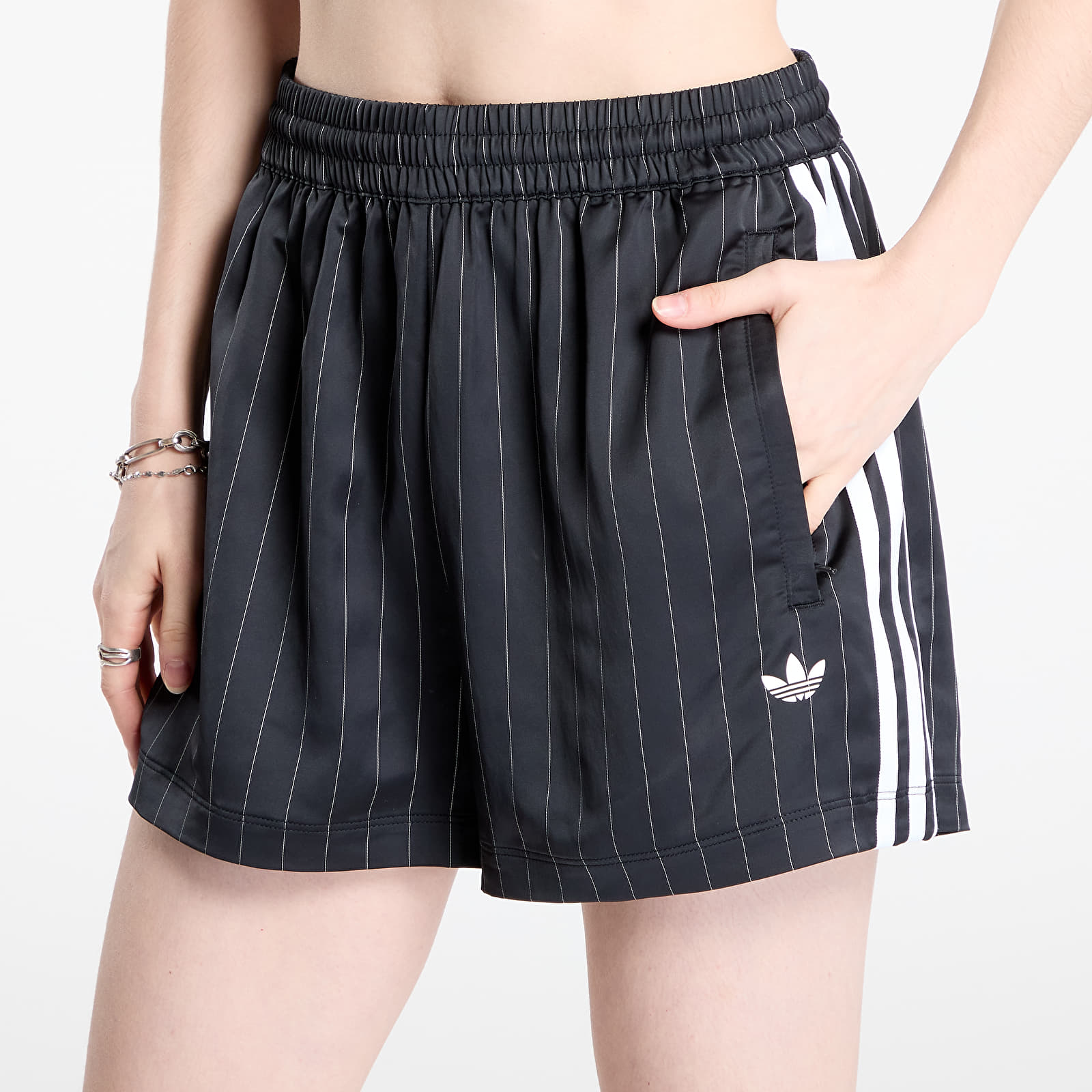 Pantalones cortos de mujer adidas Originals Pin-stripe Satin Shorts Black