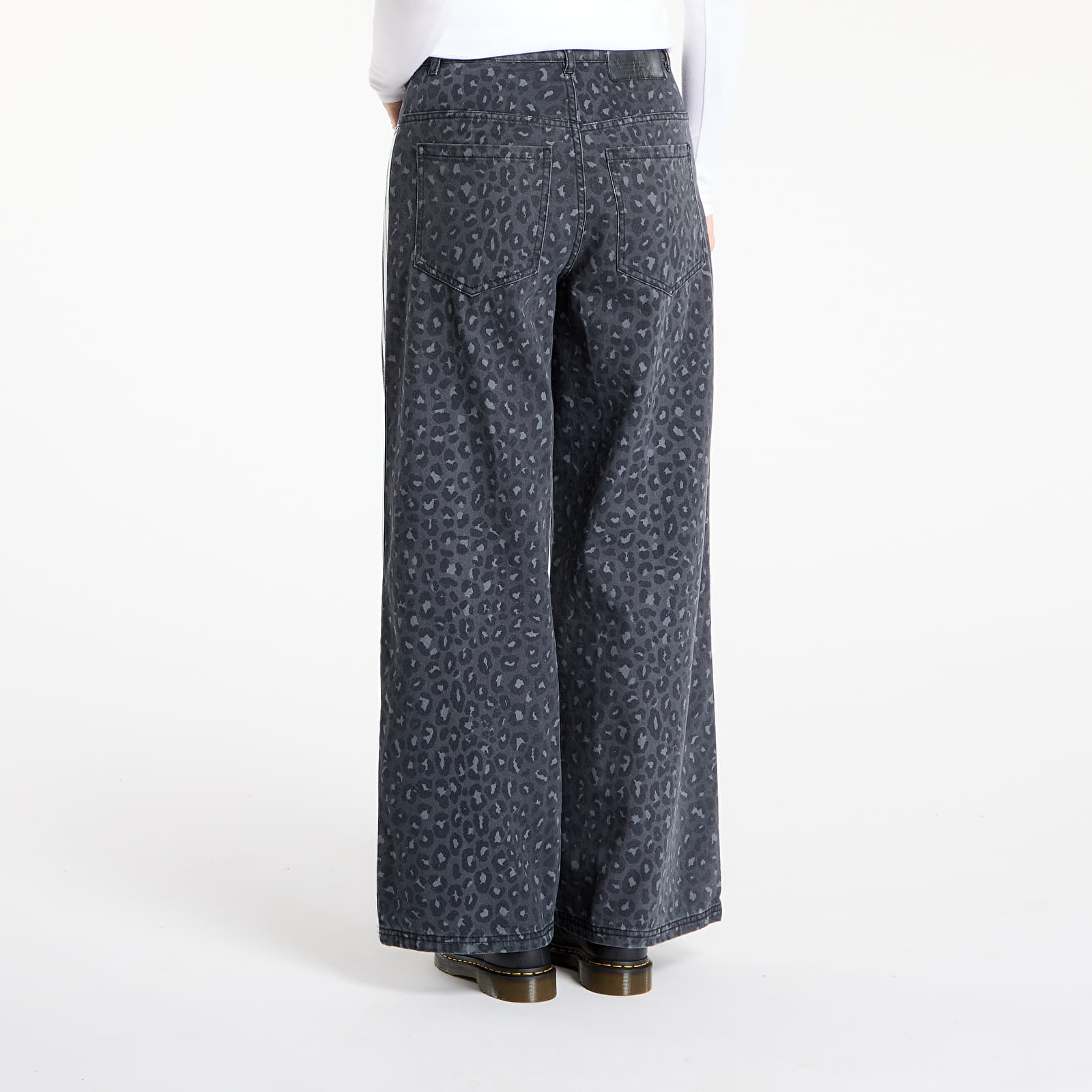 Naiste teksad adidas Originals Loose Pants Multicolor/ Carbon