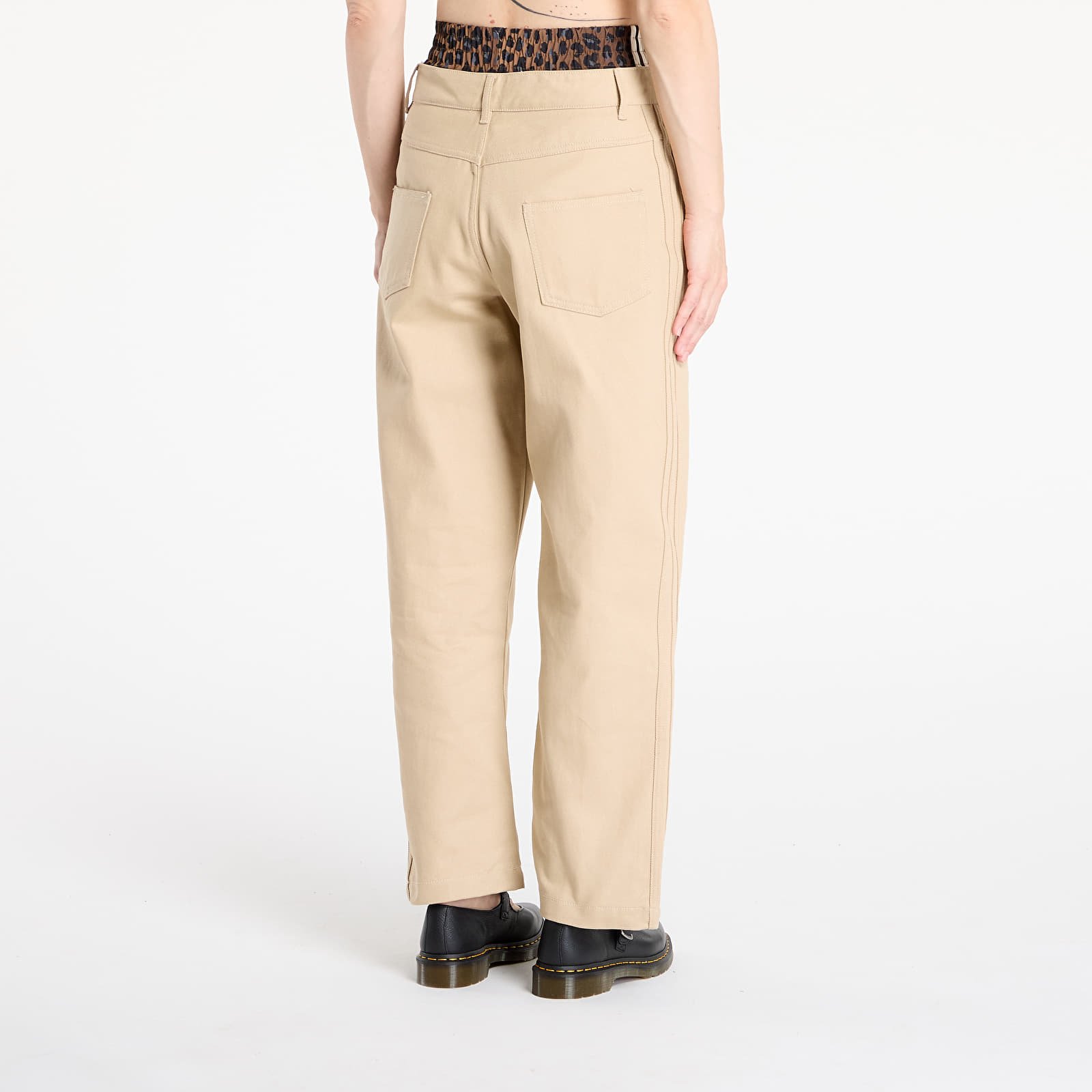 Pantalones de mujer adidas Firebird Utility Pants Stone Khaki/ Bliss Lilac/ White