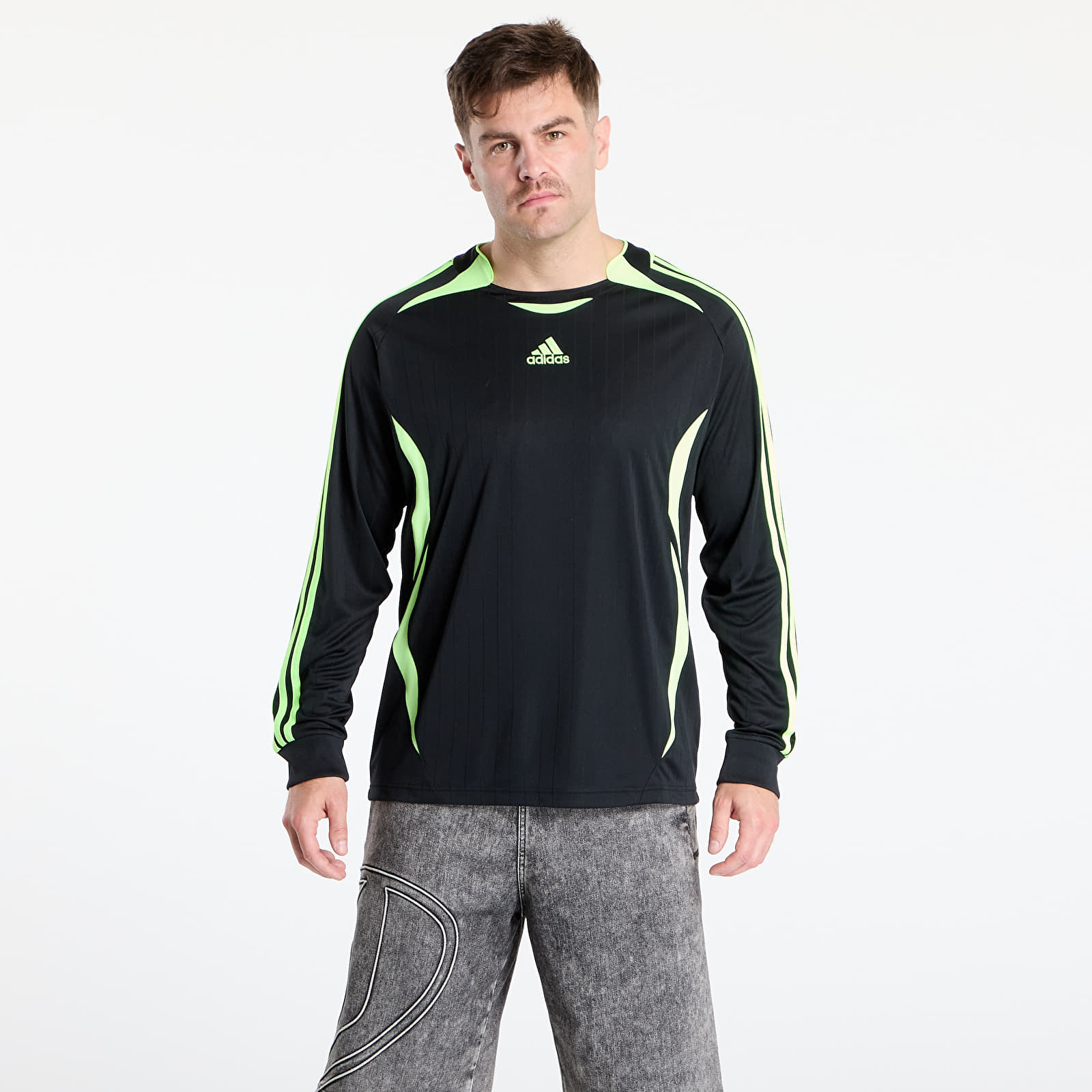 Trička adidas Teamgeist Adicolor Long Sleeve Loose T-Shirt Black / Signal Green