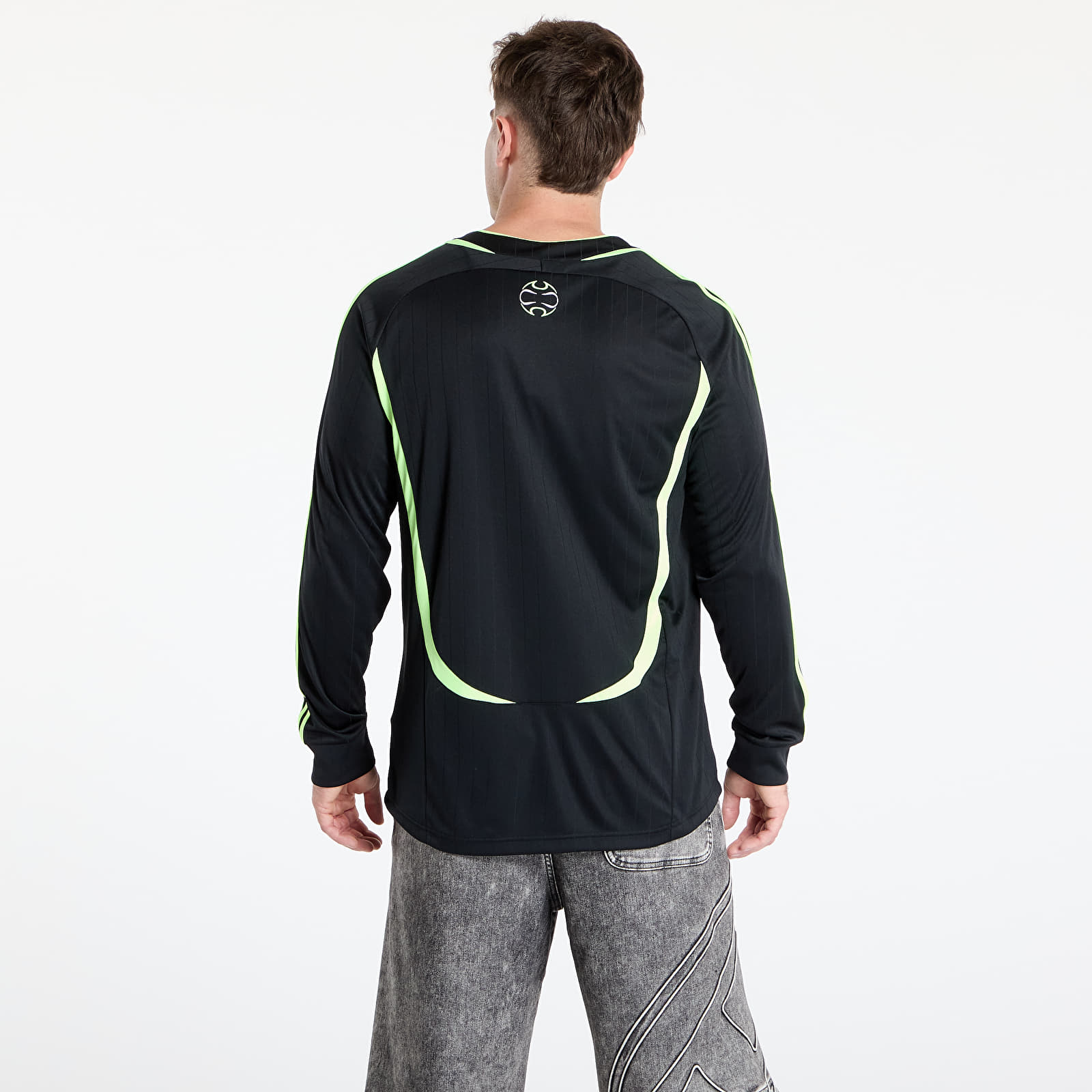 Trička adidas Teamgeist Adicolor Long Sleeve Loose T-Shirt Black / Signal Green