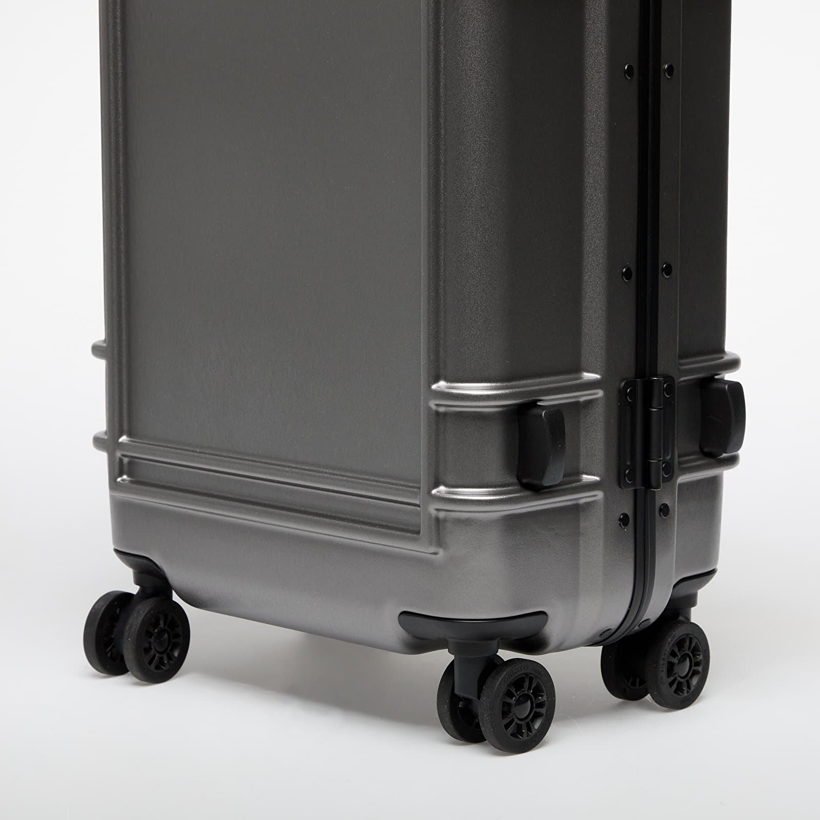 Citi aksesuāri Eastpak Resist'r Case S Brushed Metal