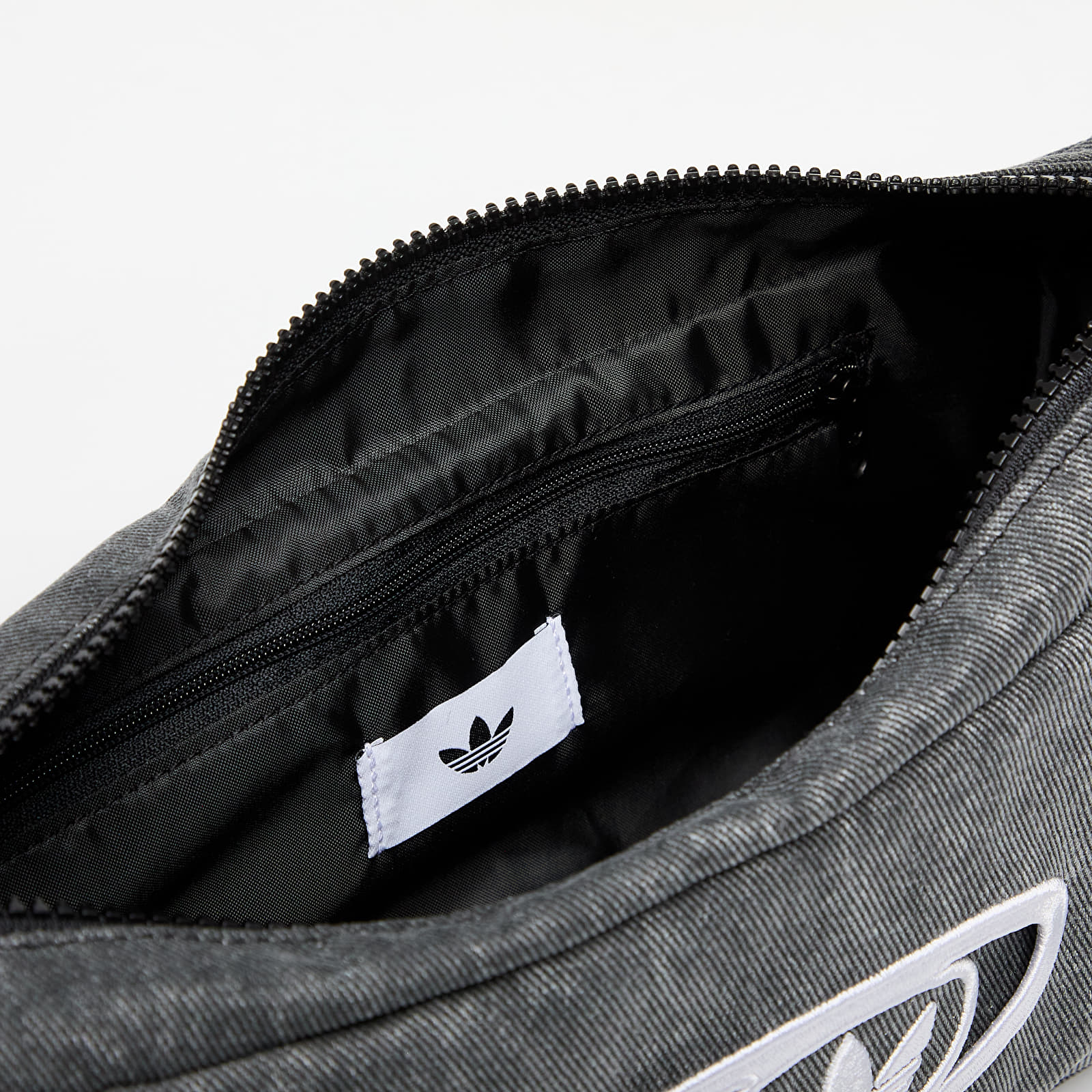 Tašky přes rameno adidas Small Shoulder Bag Black