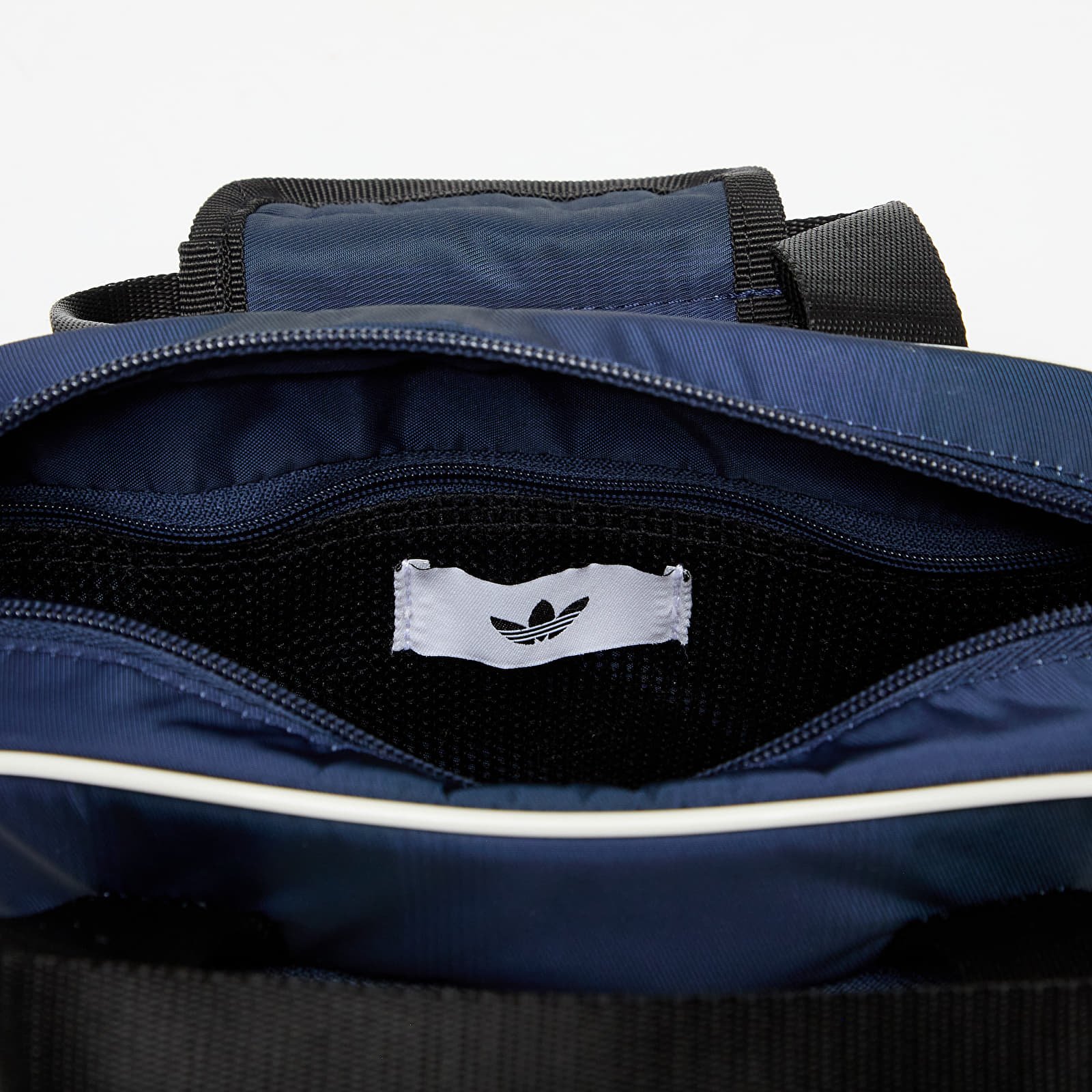 Tašky přes rameno adidas Airliner Small Bag Night Indigo