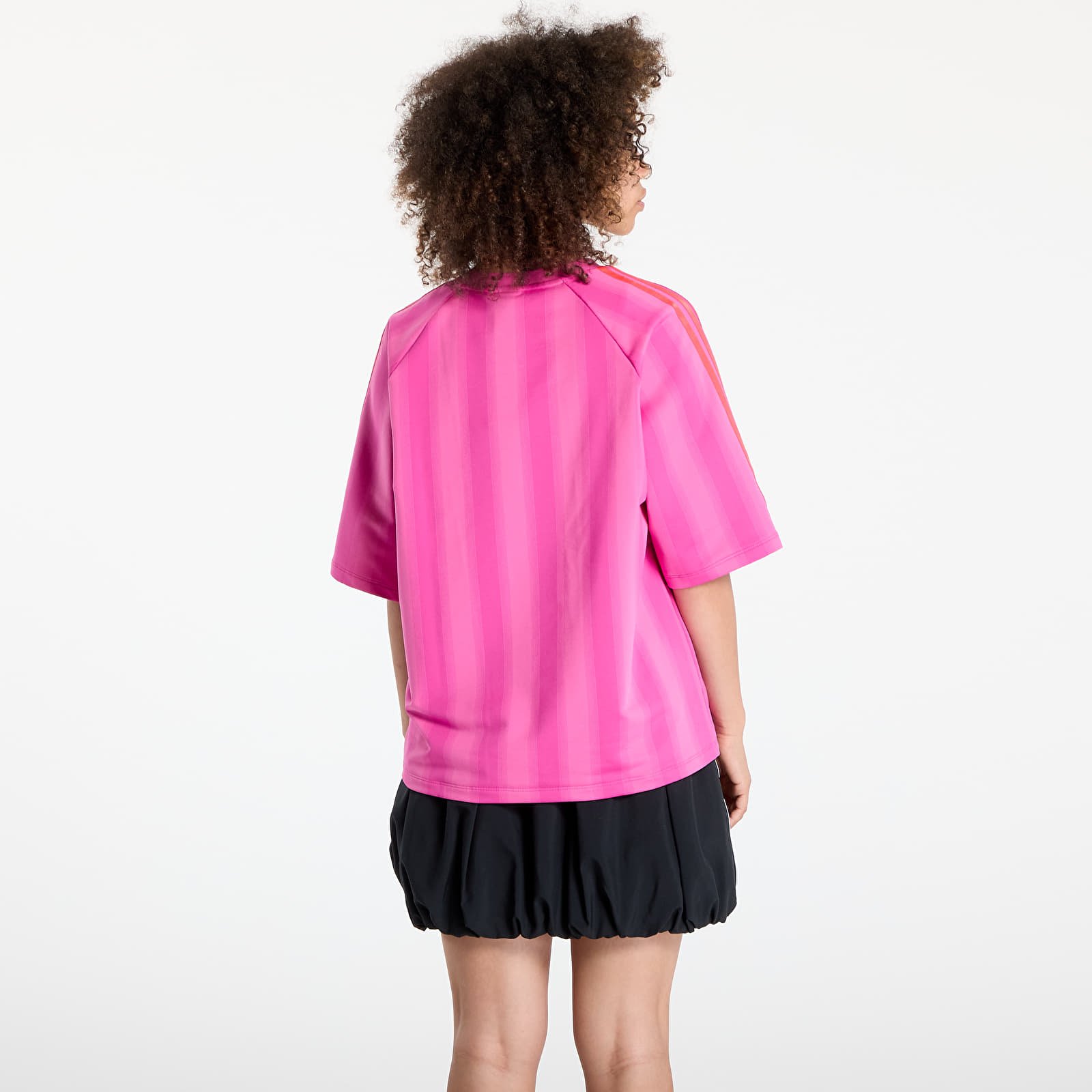 Camisetas de mujer adidas Linear Tee Semi Lucid Fuchsia