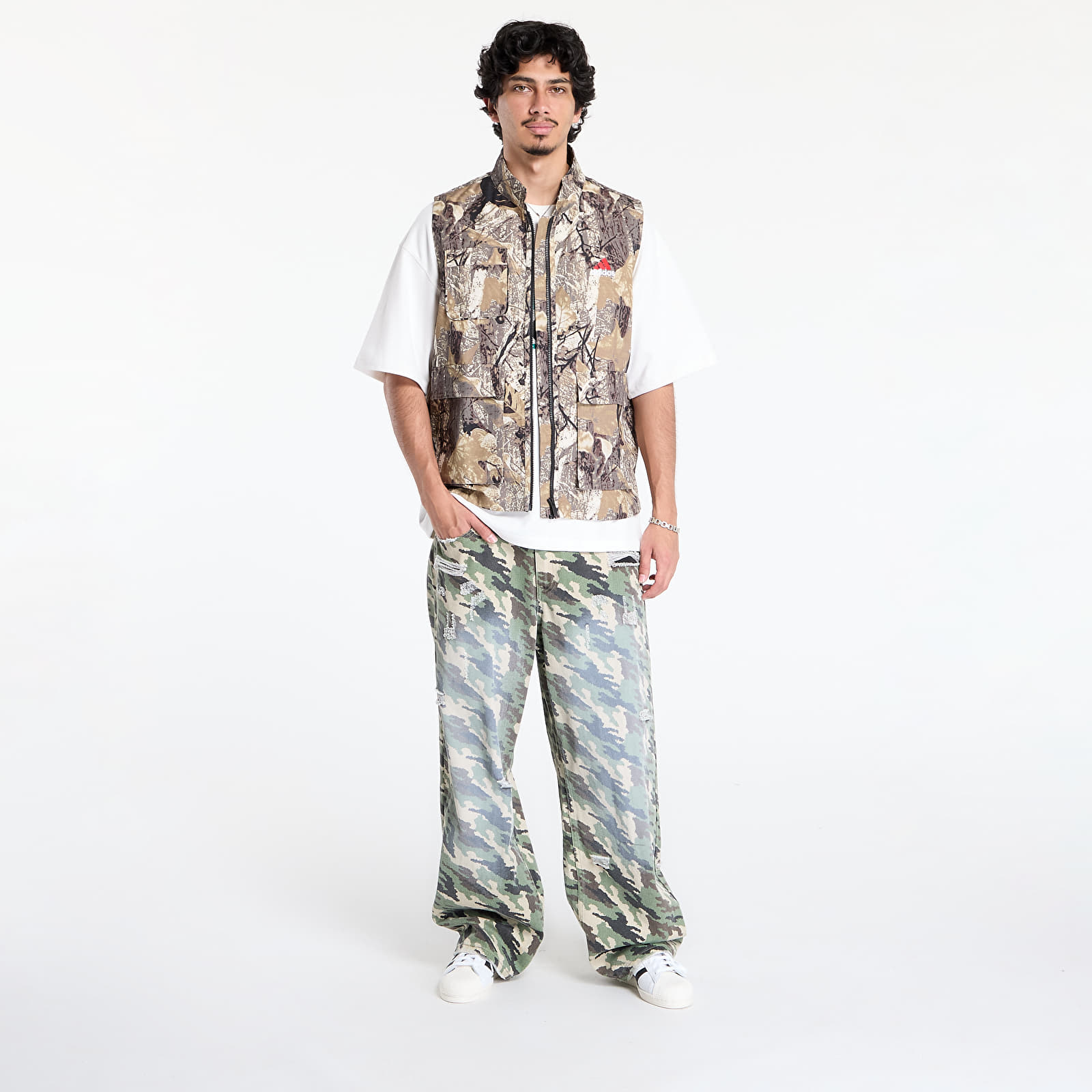 Meeste vestid adidas Originals Camo Vest AOP Camo