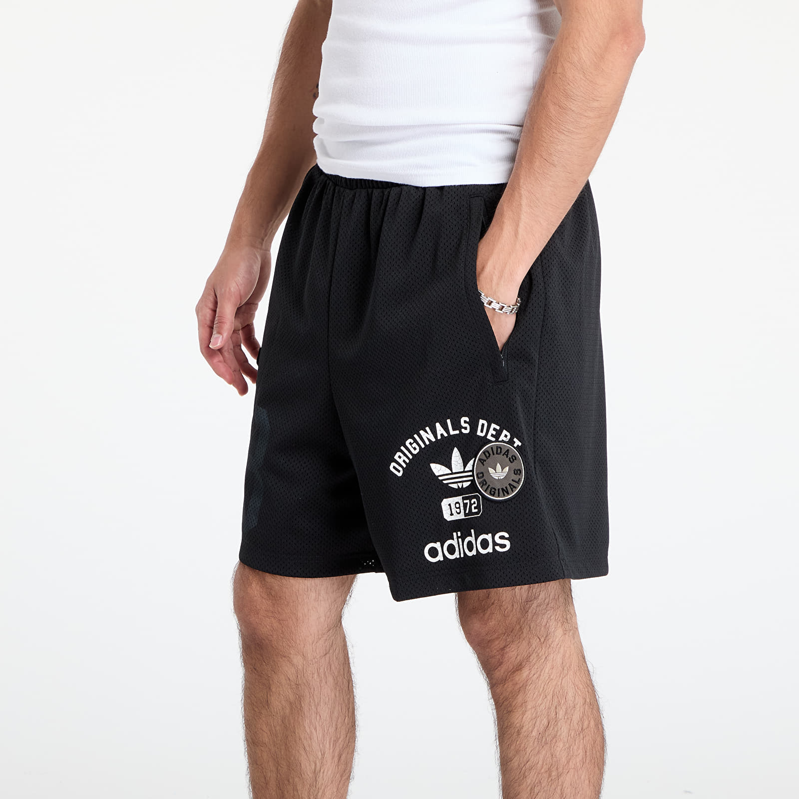 Meeste lühikesed püksid adidas Originals Dept. Graphic Mesh Short Black