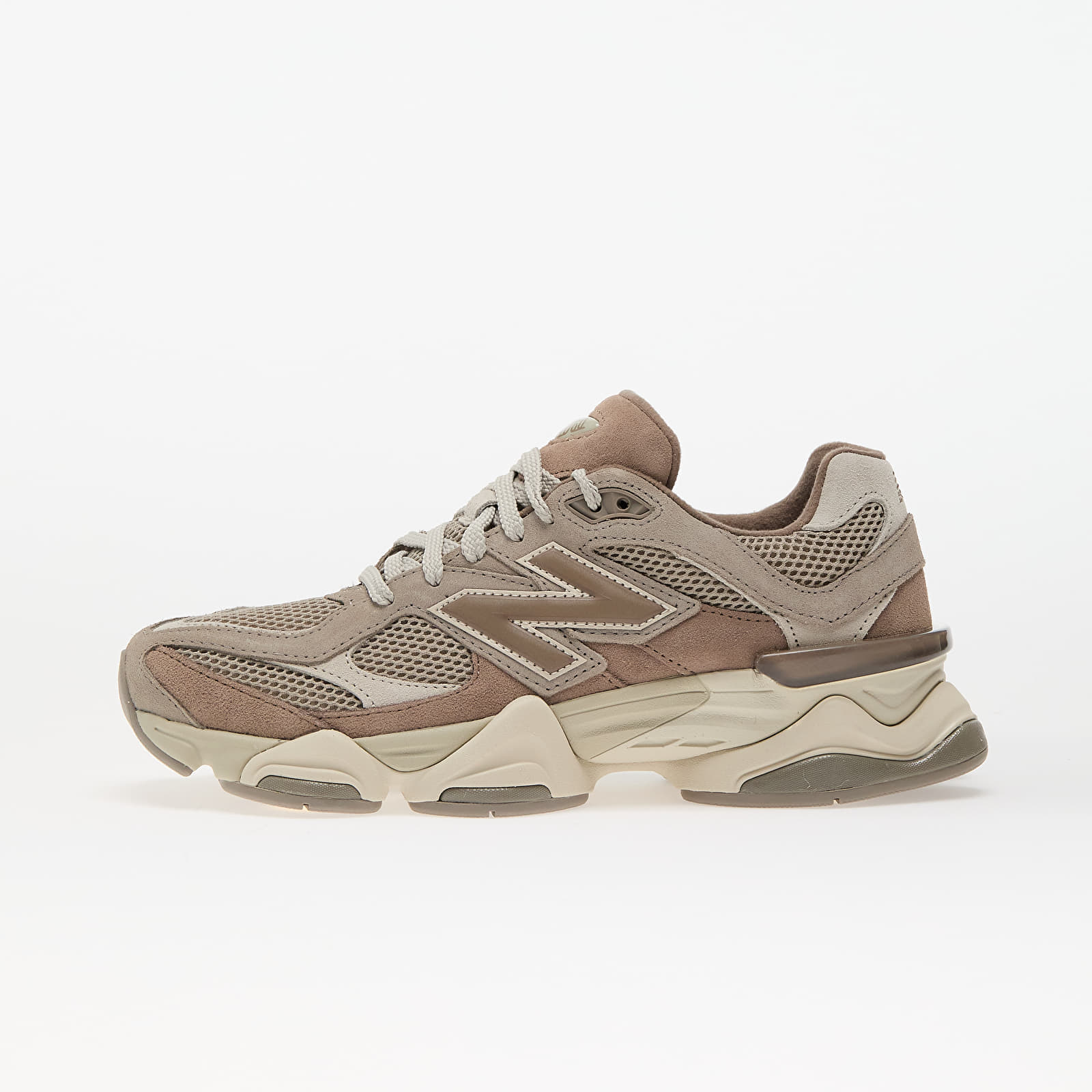 Sneakers New Balance 9060 Beige EUR 40