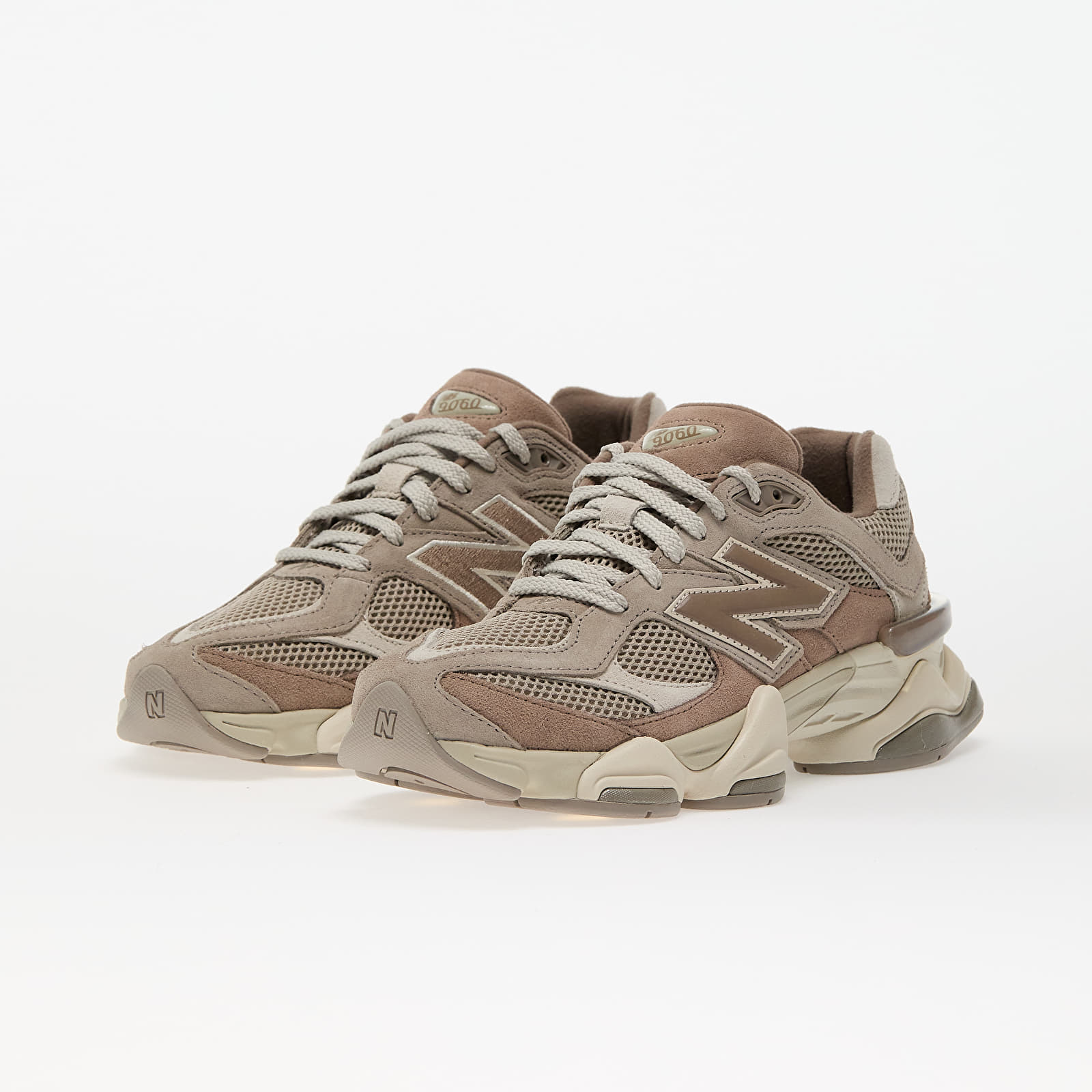 Meeste tossud New Balance 9060 Beige