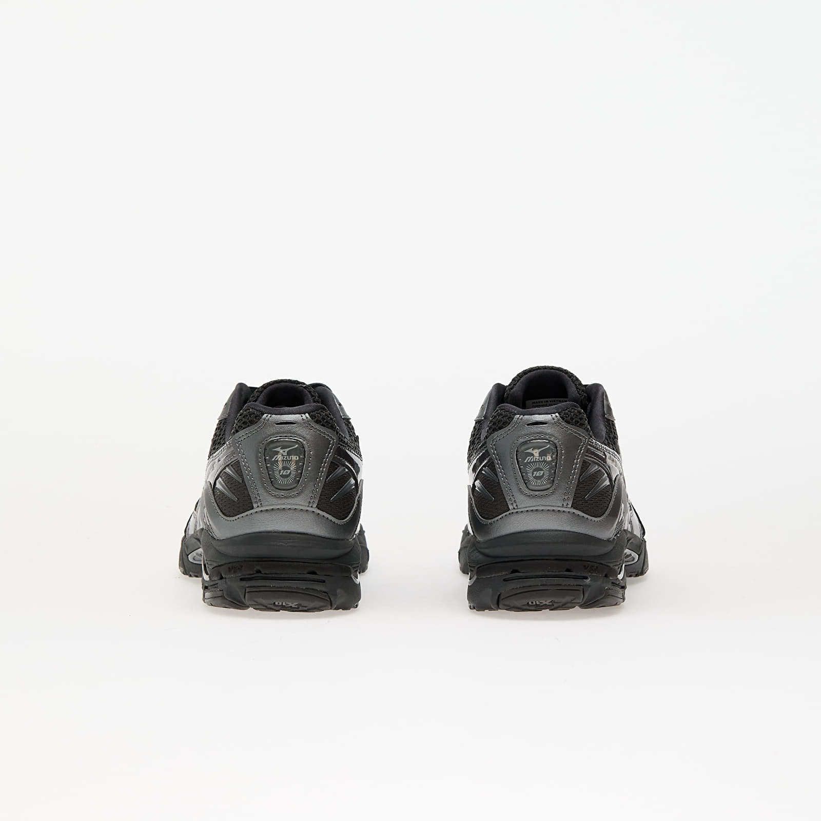 Turnschuhe und Schuhe für Männer Mizuno Wave Rider 10 (U) Black Sand/ Black Sand/ Metallic Grey