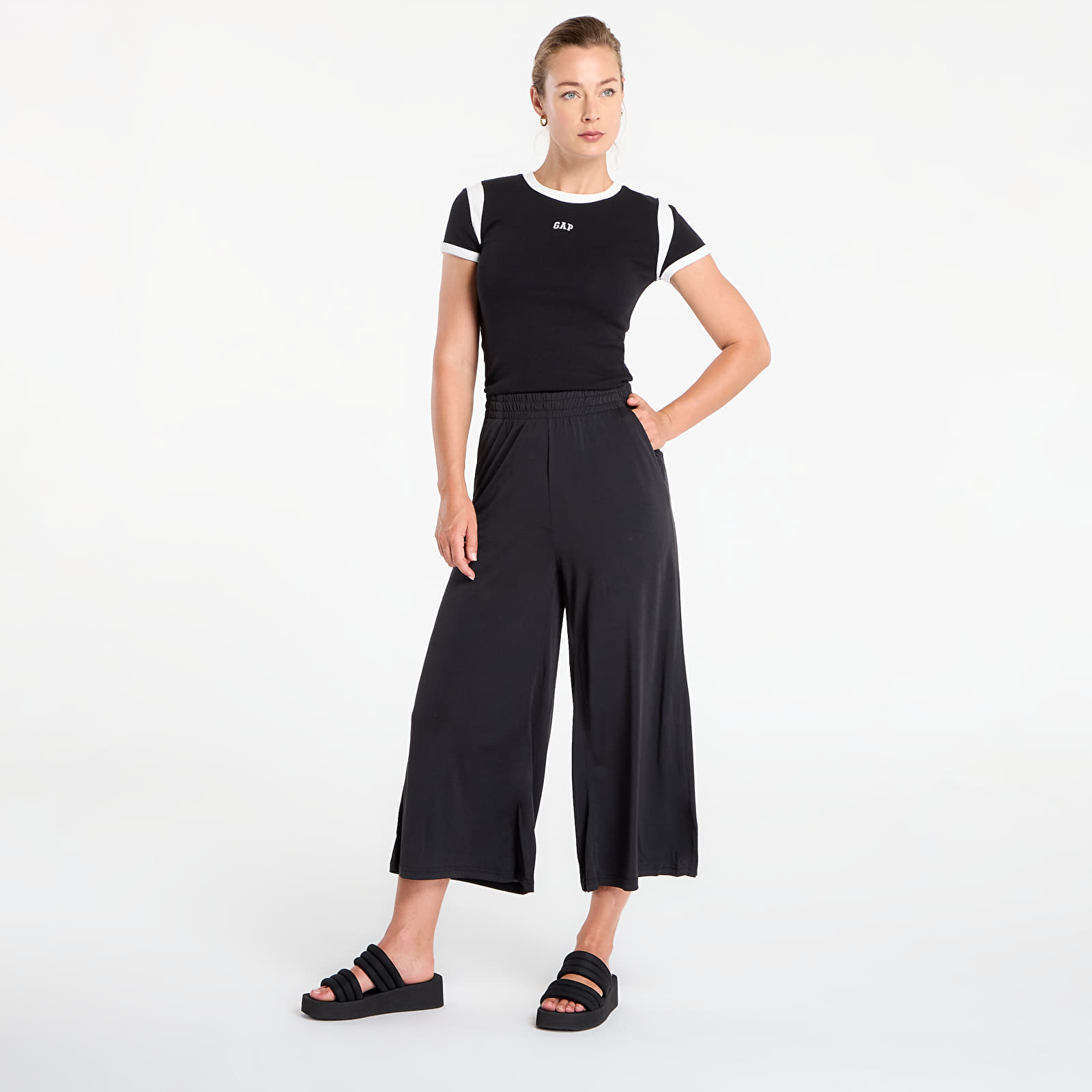 Nohavice Urban Classics Ladies Modal Culotte Black