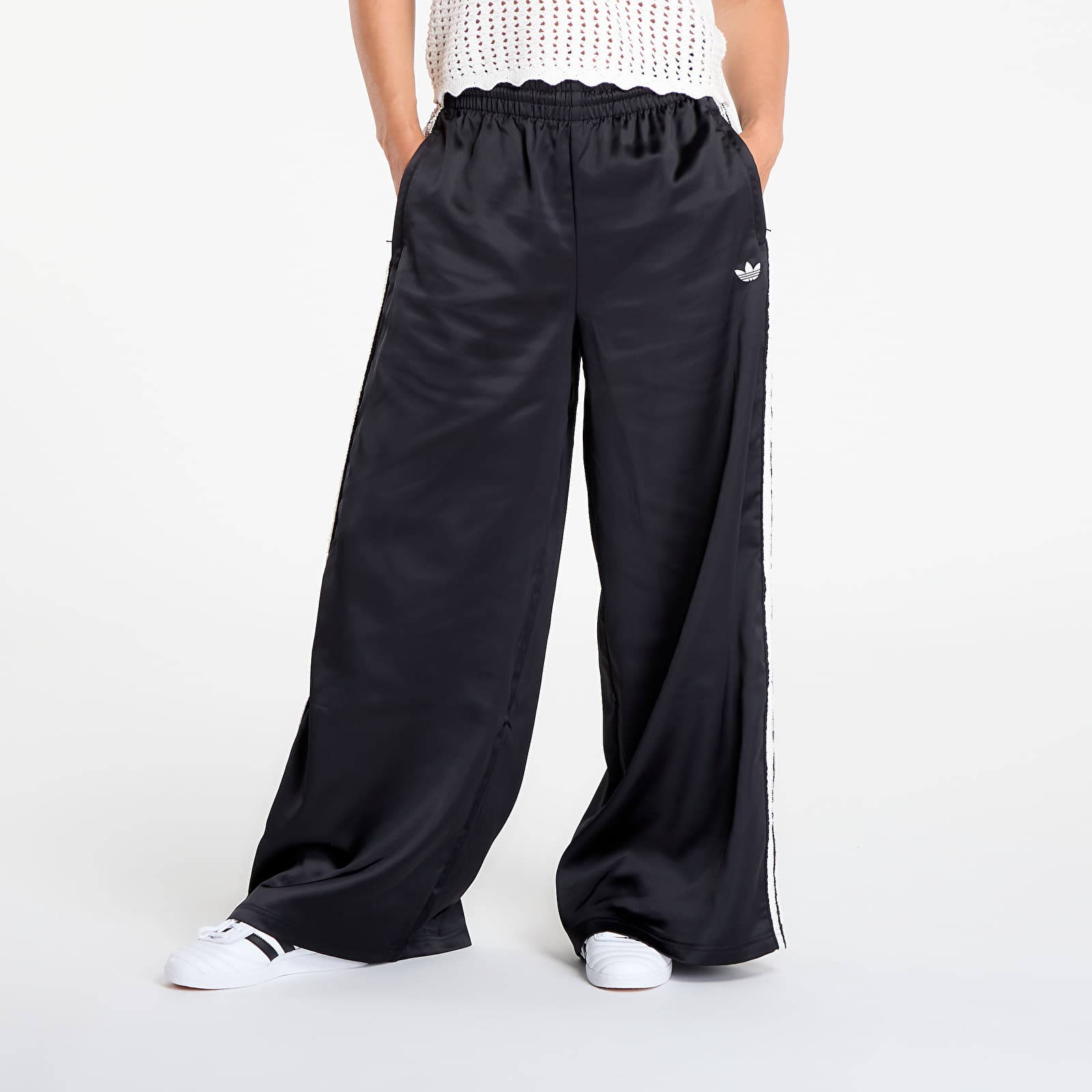 Ženske hlače adidas Originals Satin Wide Leg Tracksuit Bottoms Ruffle 3-Stripes Black