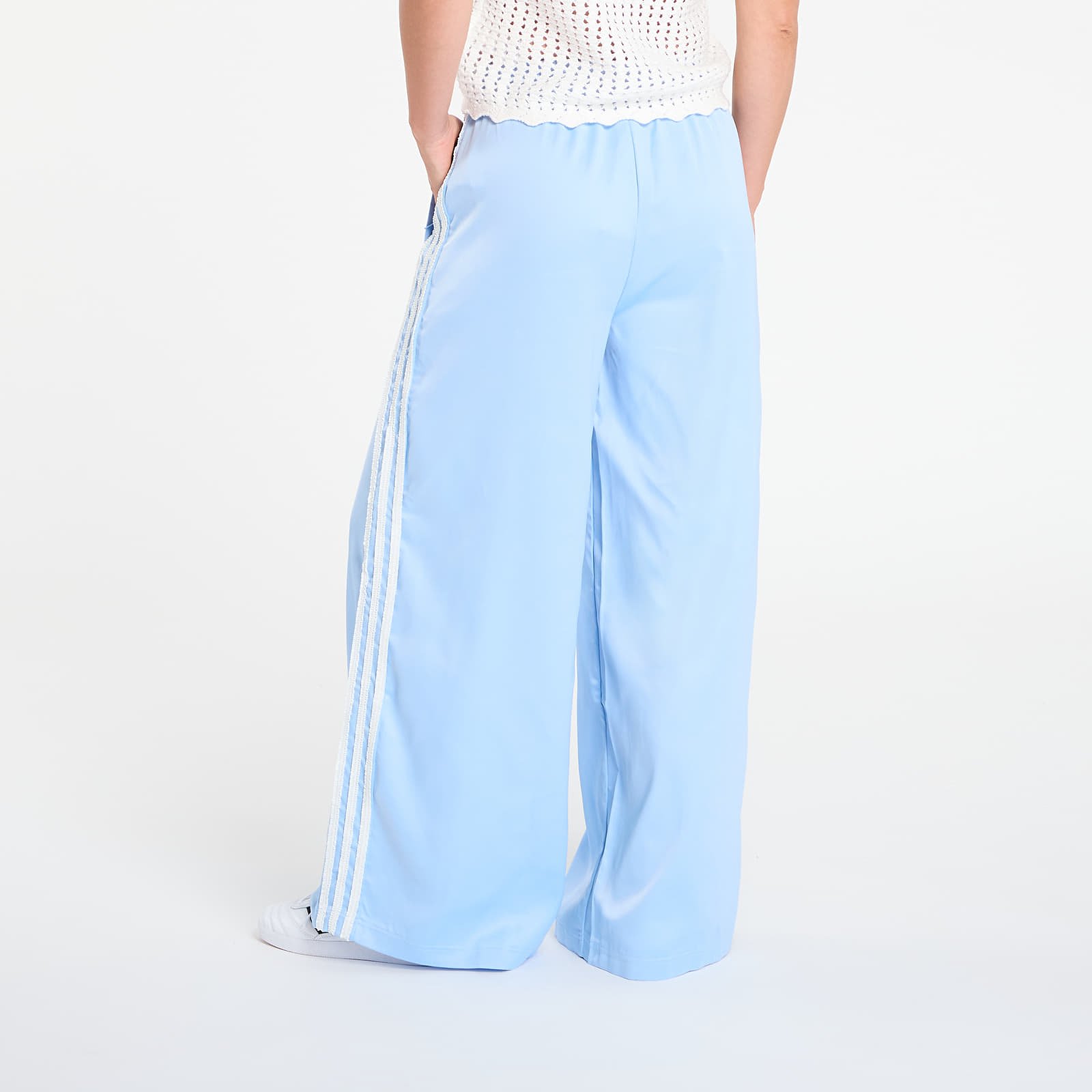 Ženske hlače adidas Originals Satin Wide Leg Tracksuit Bottoms Ruffle 3-Stripes Clear Sky