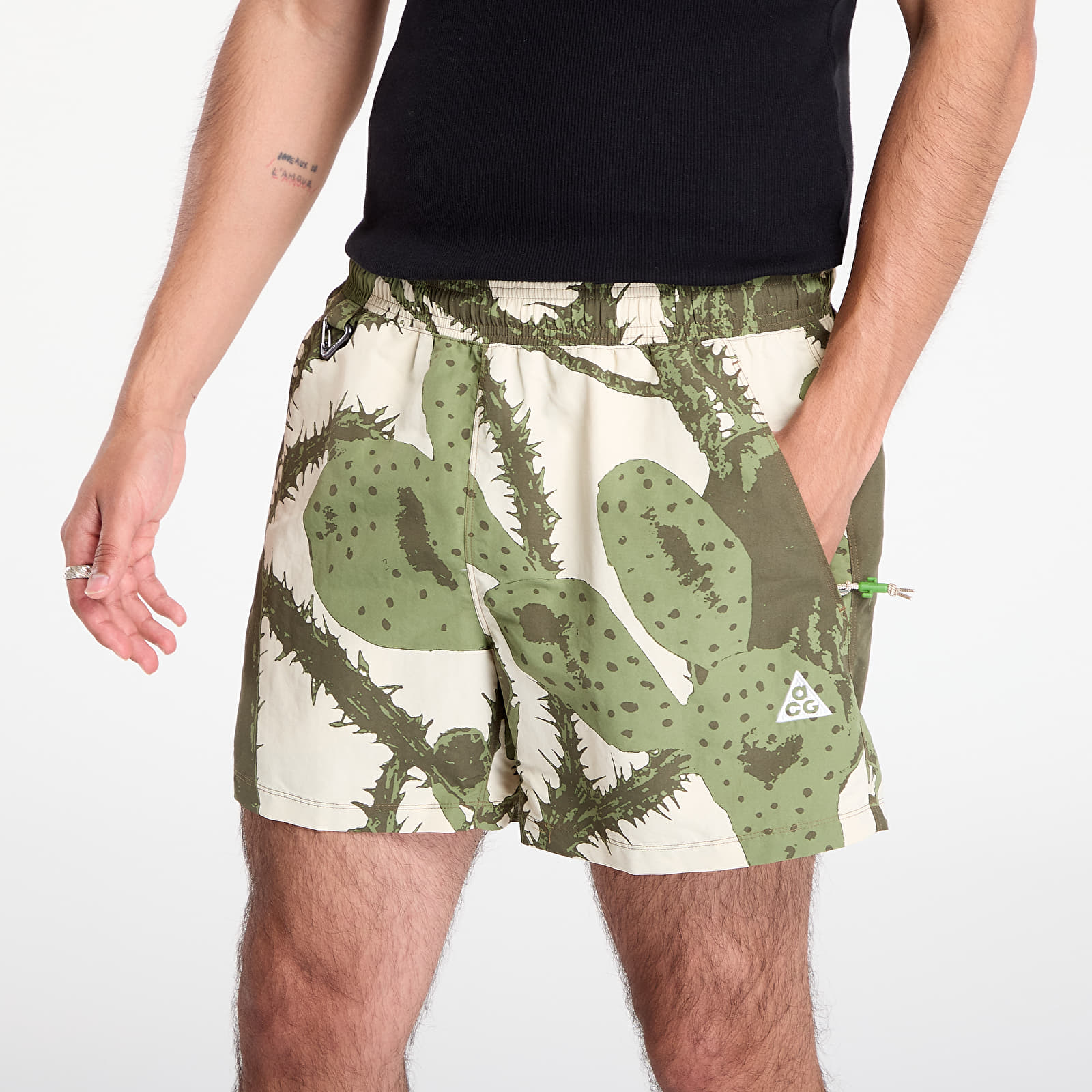 Shorts für Männer Nike ACG "Reservoir Goat" Men's Shorts Lt Khaki/ Summit White