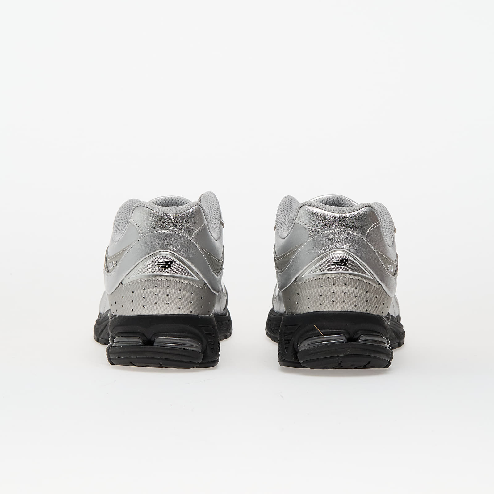 Turnschuhe und Schuhe für Männer New Balance 2002R Silver