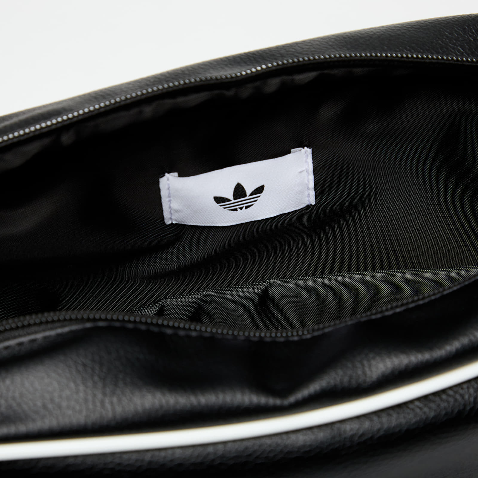 Umhängetaschen für Männer adidas Airliner Black